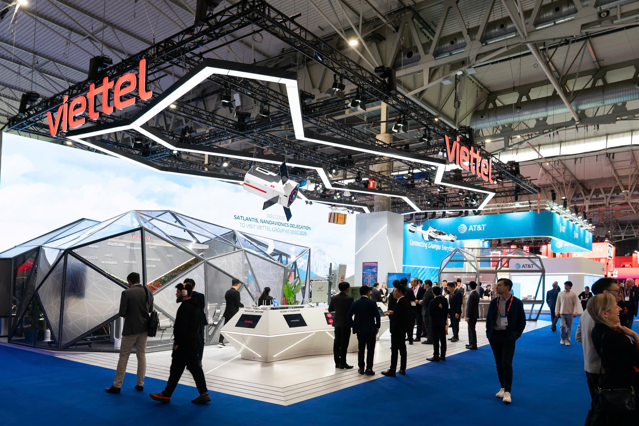 Toan canh gian hang Viettel tai MWC Barcelona 2026 (2) (1)