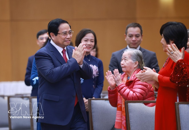 vnanet-potal-thu-tuong-gap-mat-dai-dien-nu-lanh-dao-va-trao-giai-thuong-kovalevskaia-nam-2025-8624133.jpg