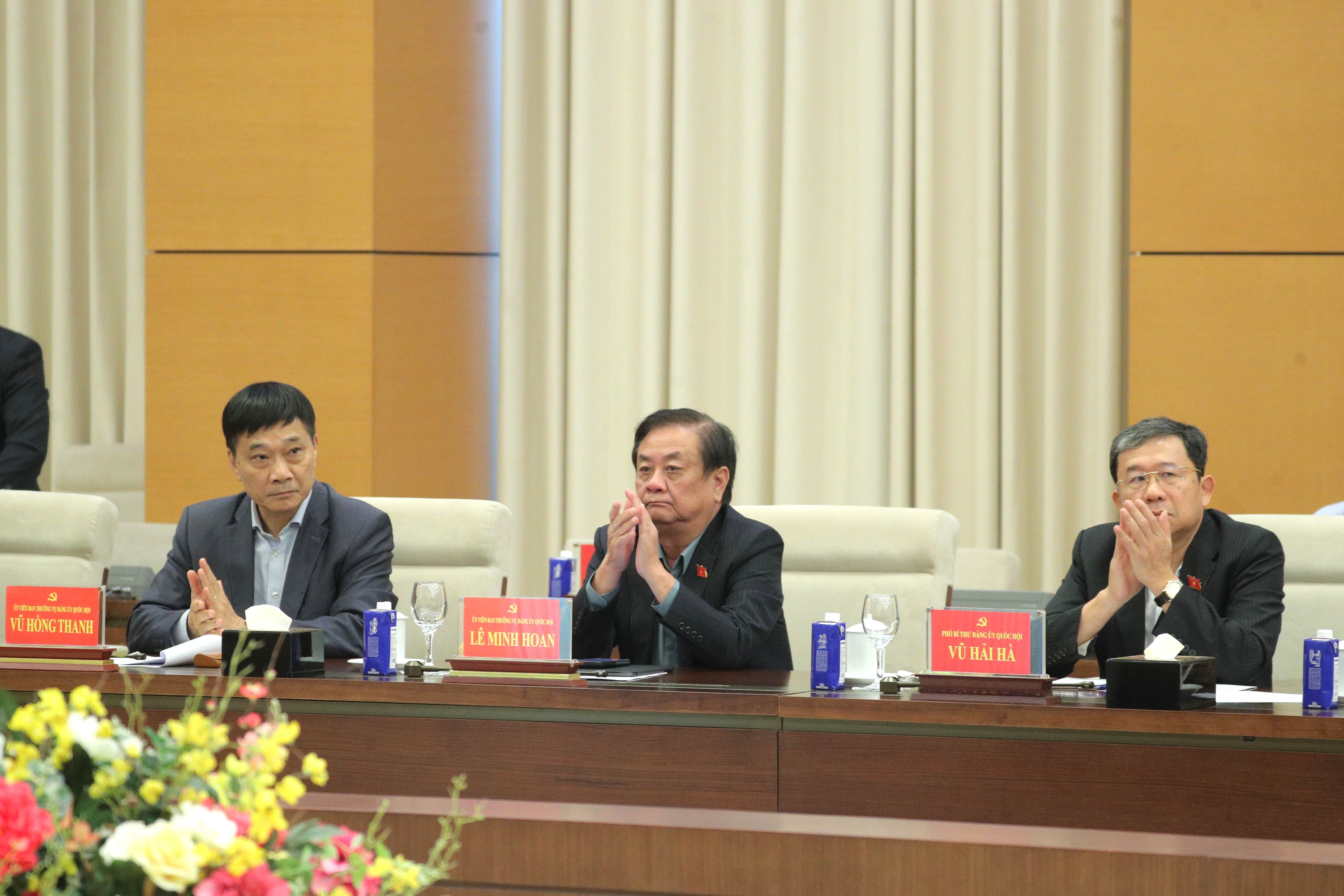 Các đại biểu dự 5
