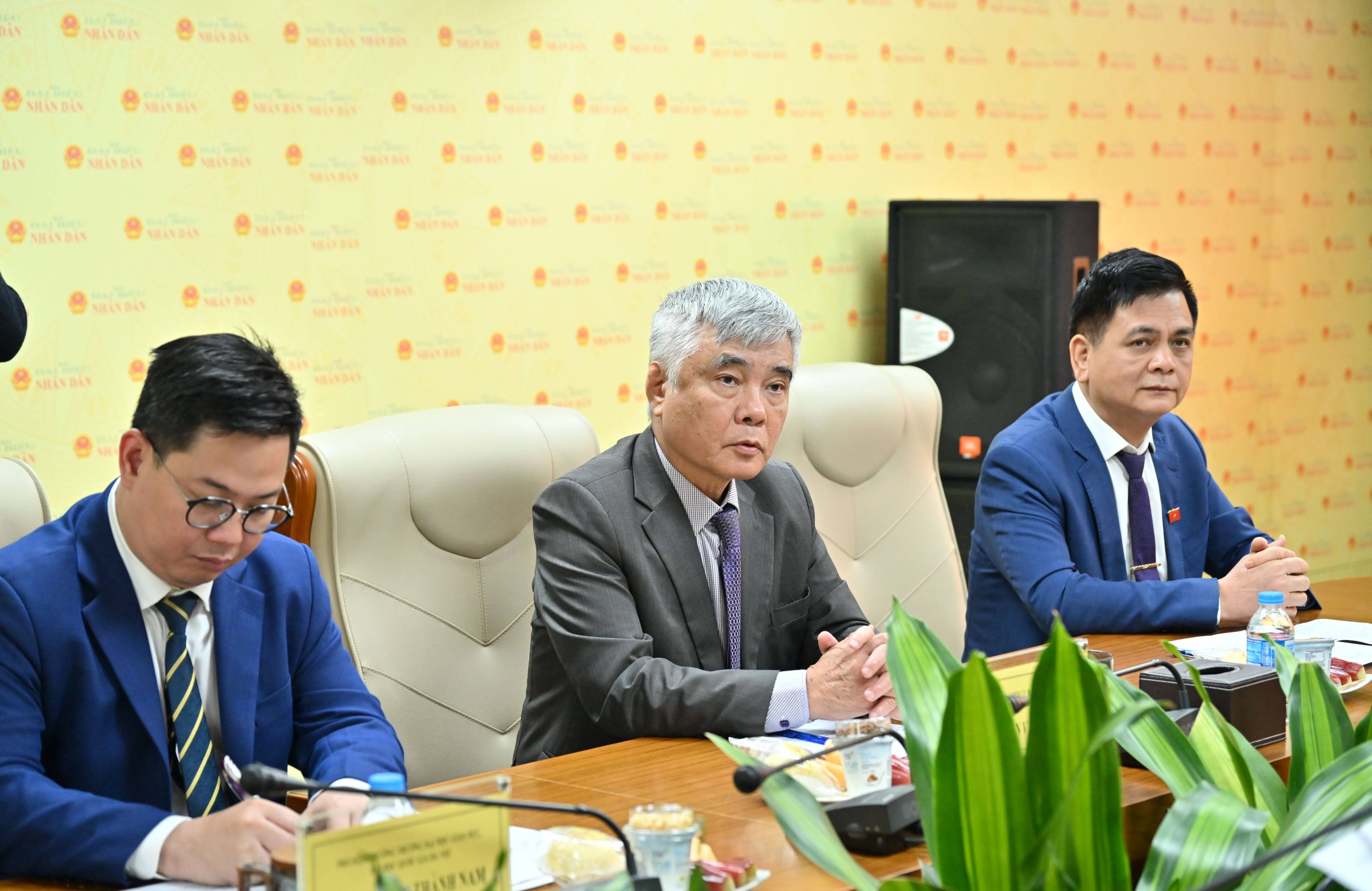 Các đại biểu dự Tọa đàm