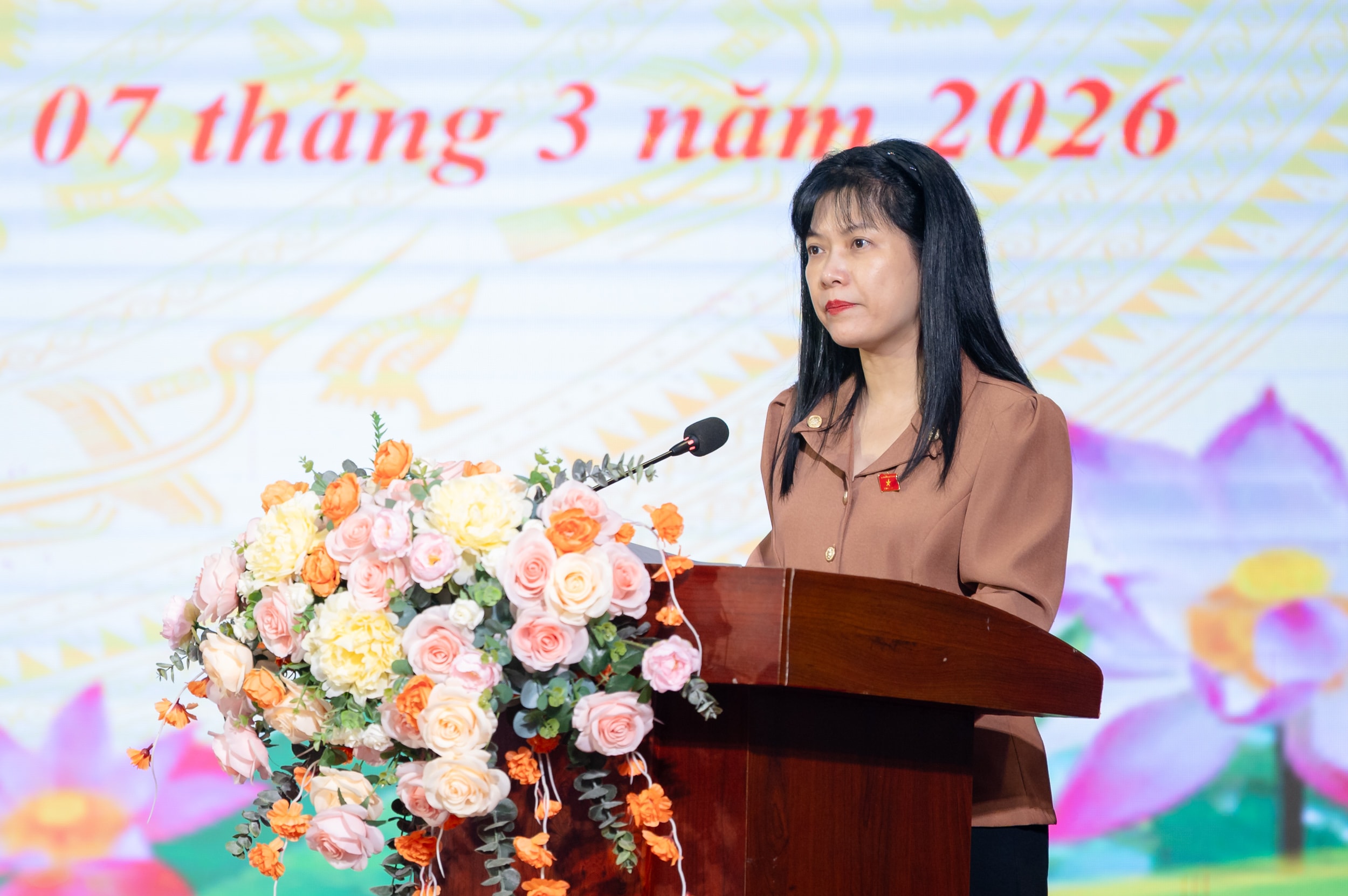Phó Chủ nhiệm Ủy ban Công tác Đại biểu, Phó Chánh Văn phòng Thường trực Văn phòng Bầu cử Quốc gia Tạ Thị Yên phát biểu