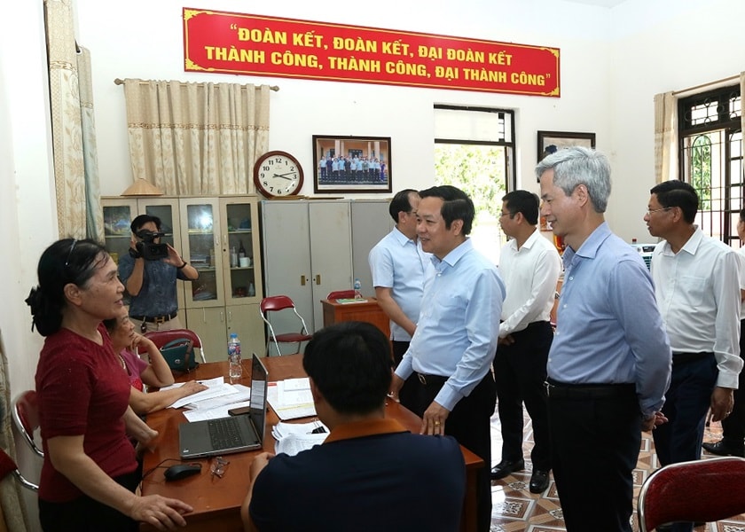 Phó Bí thư Tỉnh ủy, Chủ tịch UBND tỉnh, Phó Trưởng ban Chỉ đạo Bầu cử tỉnh, Phó Chủ tịch Thường trực Ủy ban Bầu cử tỉnh Hưng Yên Phạm Quang Ngọc kiểm tra công tác bầu cử tại một số địa phương