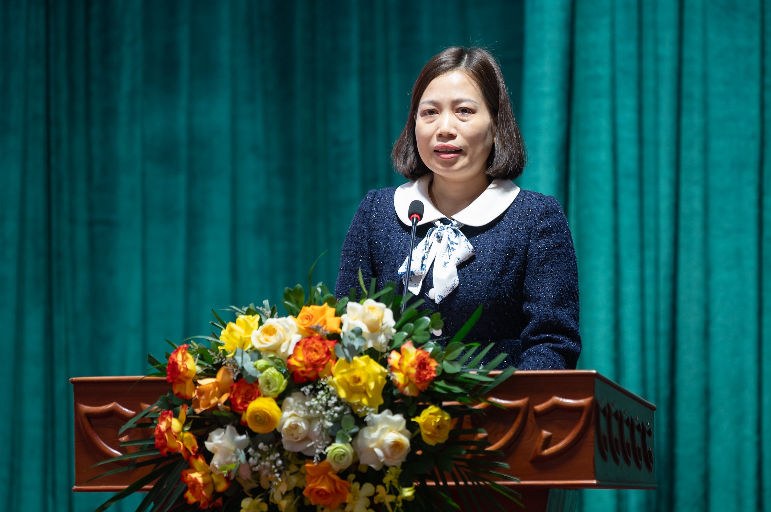 Công chức phòng Kinh tế - Hạ tầng và Đô thị phường Bắc Giang Nguyễn Thị Hồng Vân.