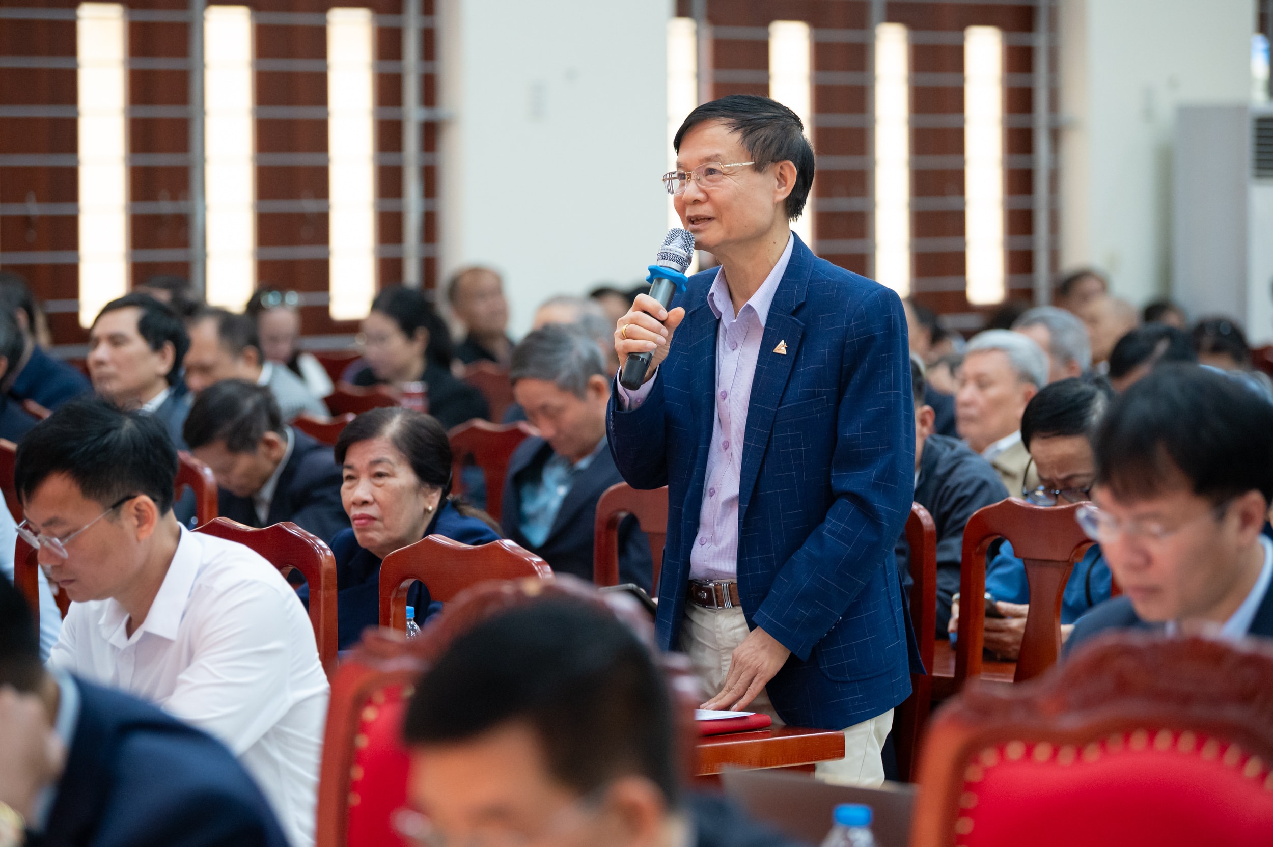 Cử tri phát biểu ý kiến