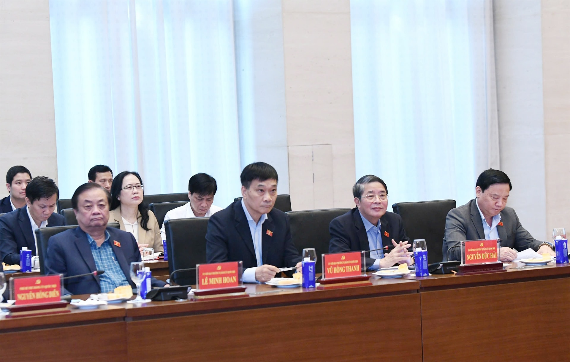 Phó Chủ tịch Quốc hội Nguyễn Khắc Định, Phó Chủ tịch Quốc hội Nguyễn Đức Hải, Phó Chủ tịch Quốc hội Vũ Hồng Thanh, Phó Chủ tịch Quốc hội Lê Minh Hoan dự Hội nghị