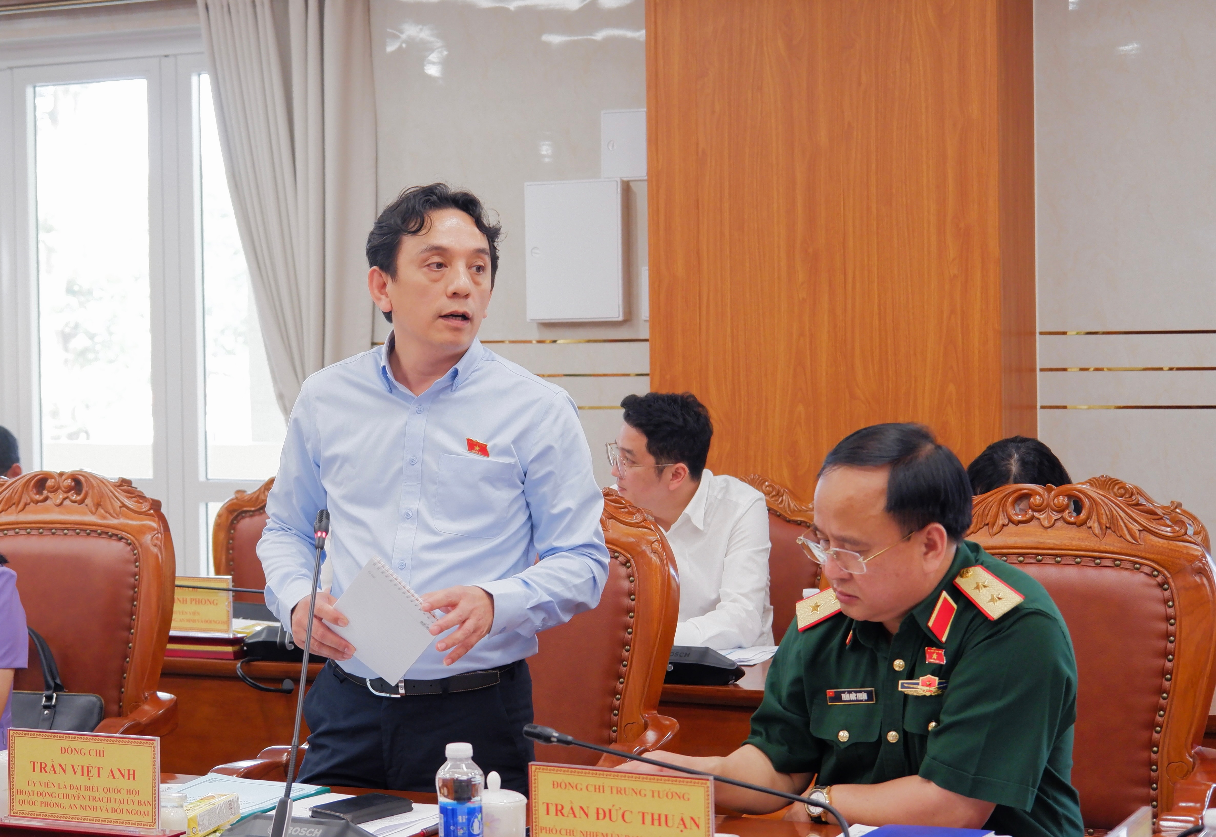ĐBQH hoạt động chuyên trách tại Ủy ban Quốc phòng, An ninh và Đối ngoại Trần Việt Anh phát biểu