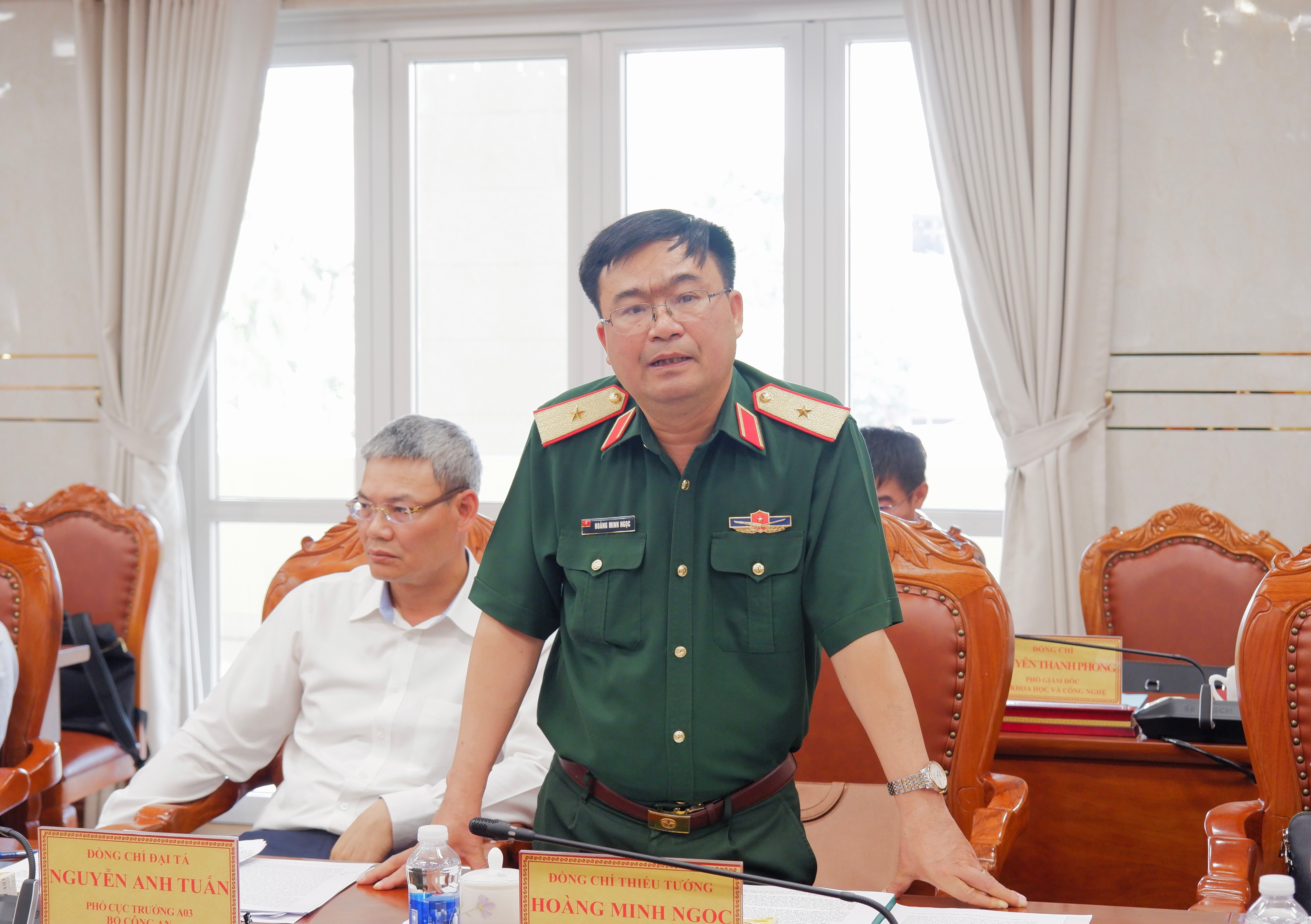 Phó Cục trưởng Cục Tác chiến, Bộ Tổng tham mưu, Bộ Quốc phòng, Thiếu tướng Hoàng Minh Ngọc phát biểu