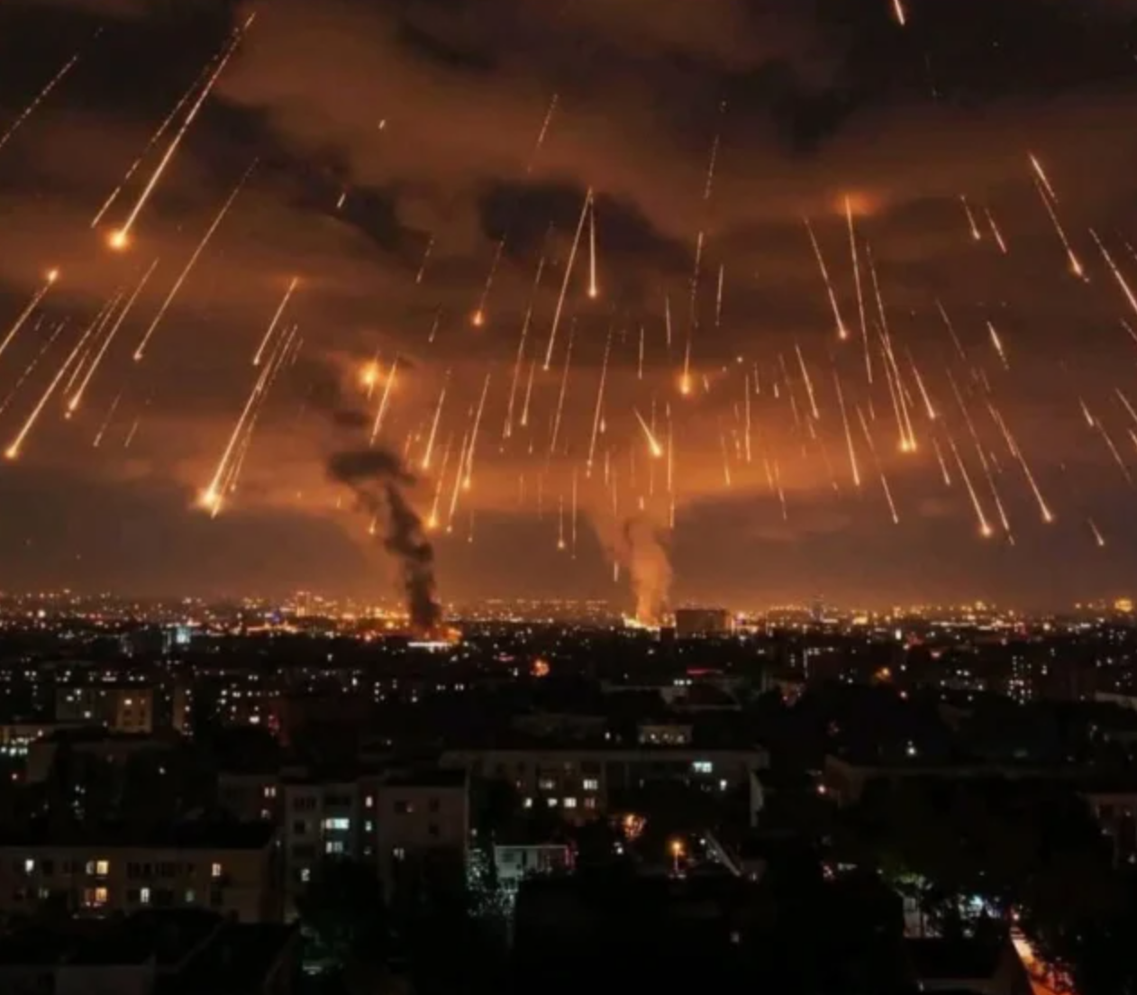Iran đã tiến hành các cuộc tấn công vào Tel Aviv và vùng lân cận bằng các tên lửa và máy bay không người lái thế hệ mới. Ảnh: Haberler
