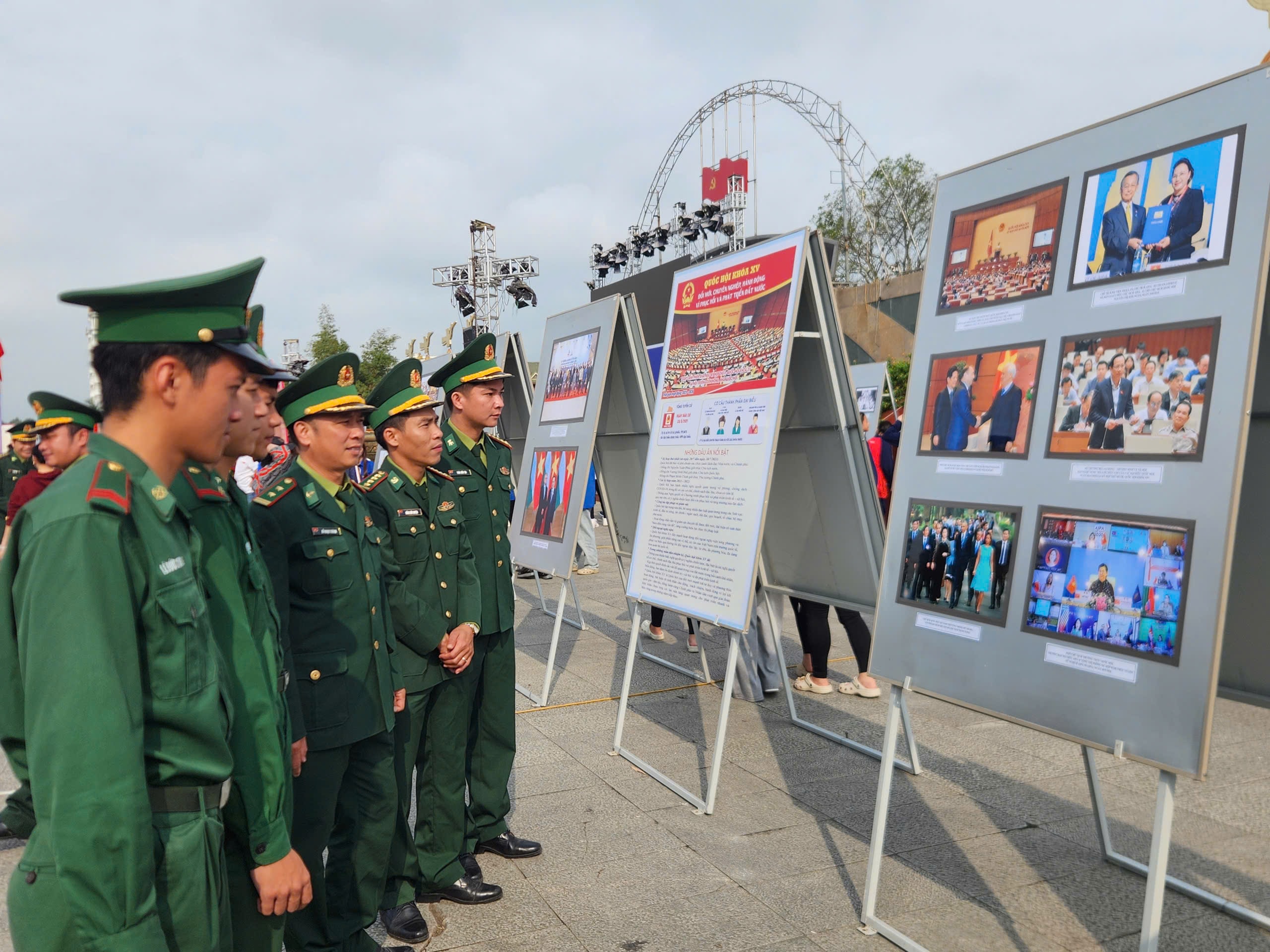 TL tranh cổ động bầu cử4