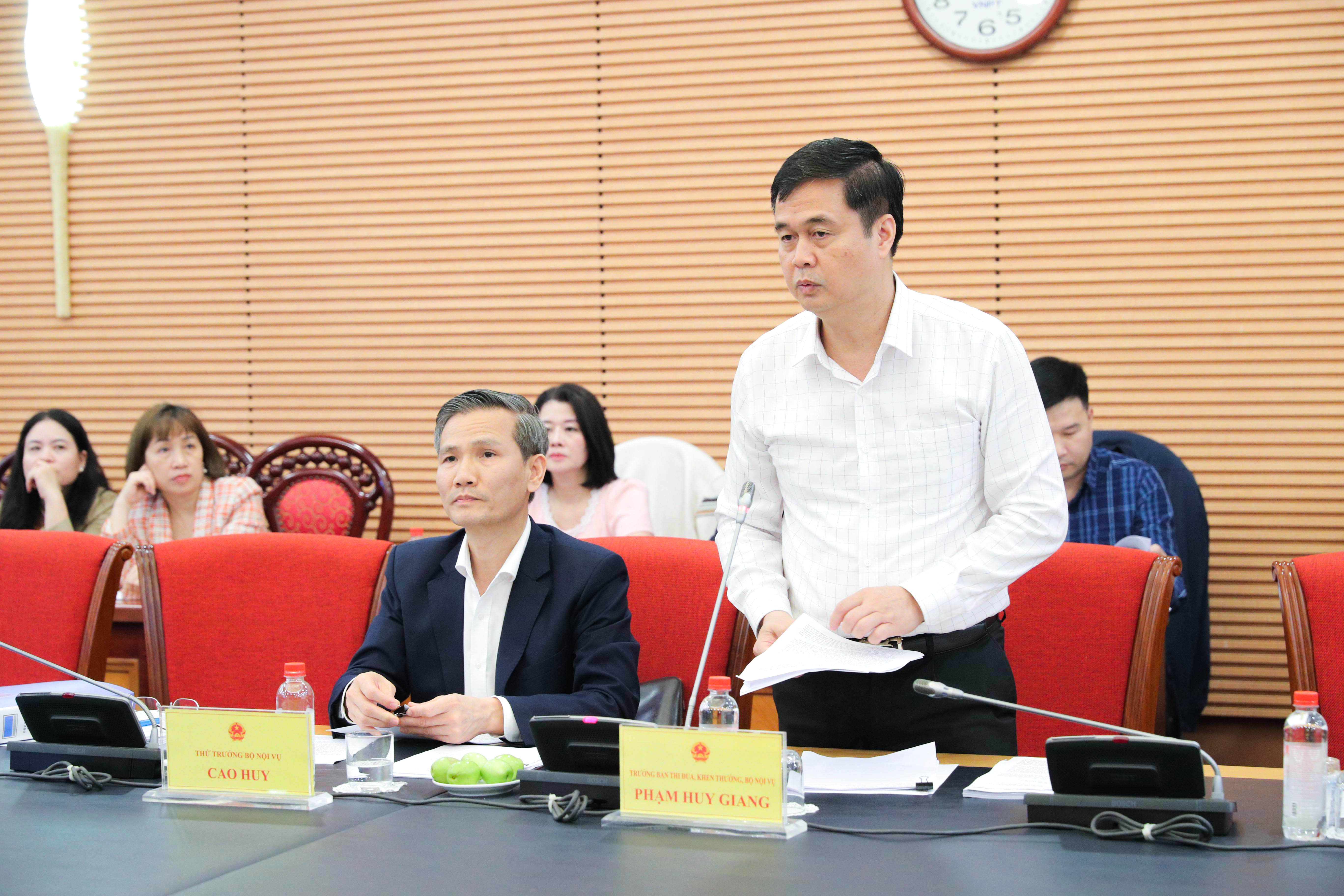truong-ban-ban-thi-dua-khen-thuong-trung-uong-bo-noi-vu-pham-huy-giang.png