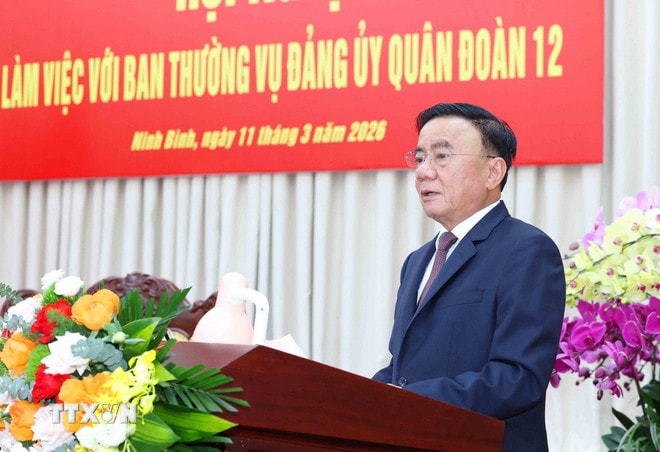 ttxvn-thuong-truc-ban-bi-thu-tran-cam-tu-chu-tri-kiem-tra-giam-sat-dang-uy-quan-doan-12-bo-quoc-phong-resize.jpg