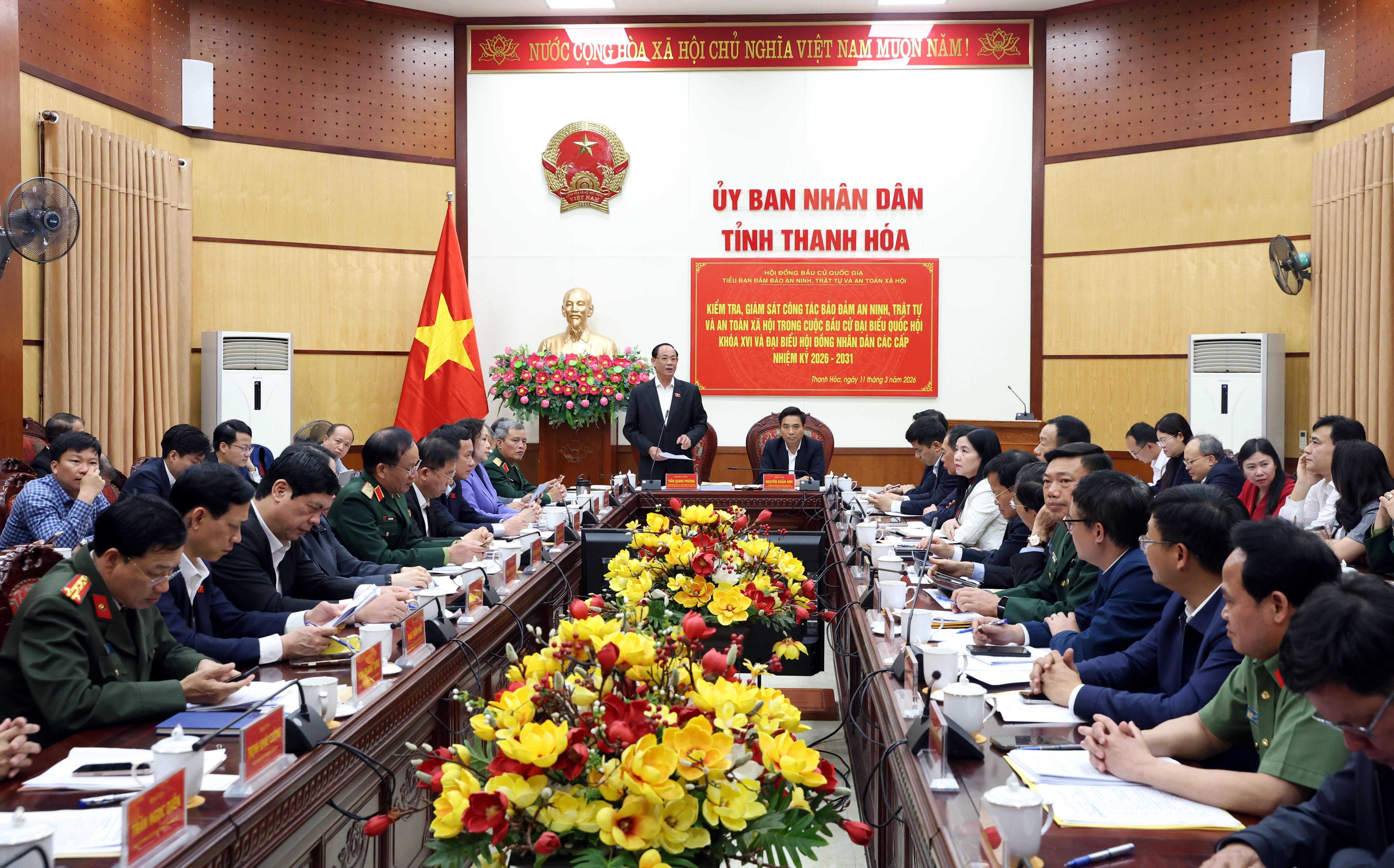 Quang cảnh cuộc làm việc