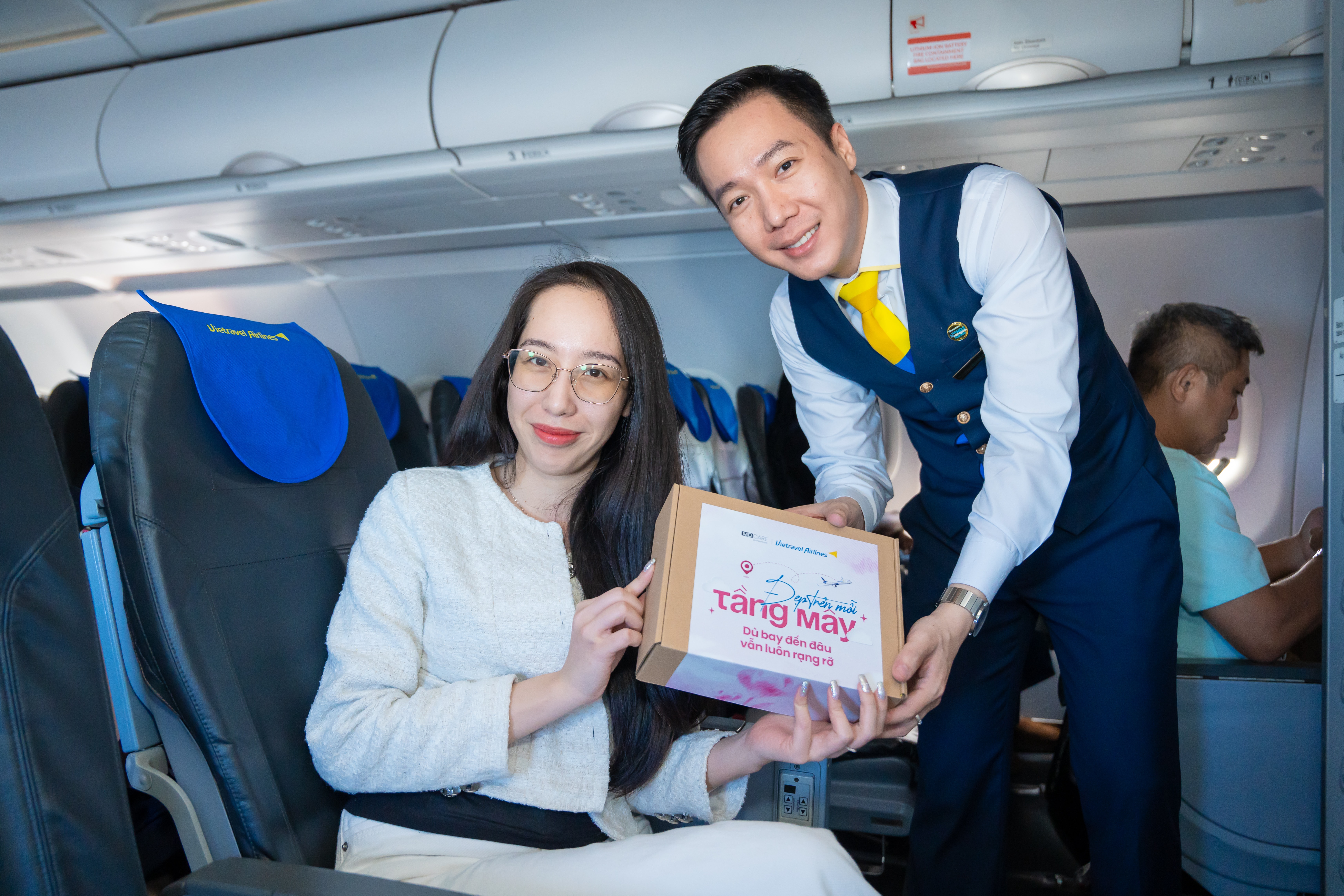Vietravel Airlines đang từng bước nâng cấp trải nghiệm phục vụ trên tàu bay, hướng tới mang đến hành trình thuận tiện và thân thiện hơn cho hành khách. Ảnh VT
