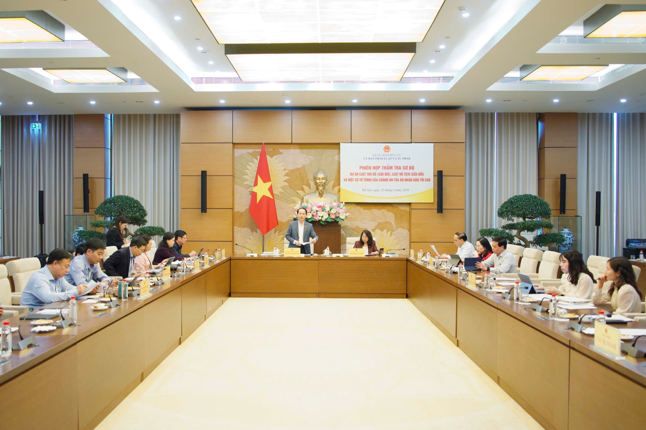 Toàn cảnh