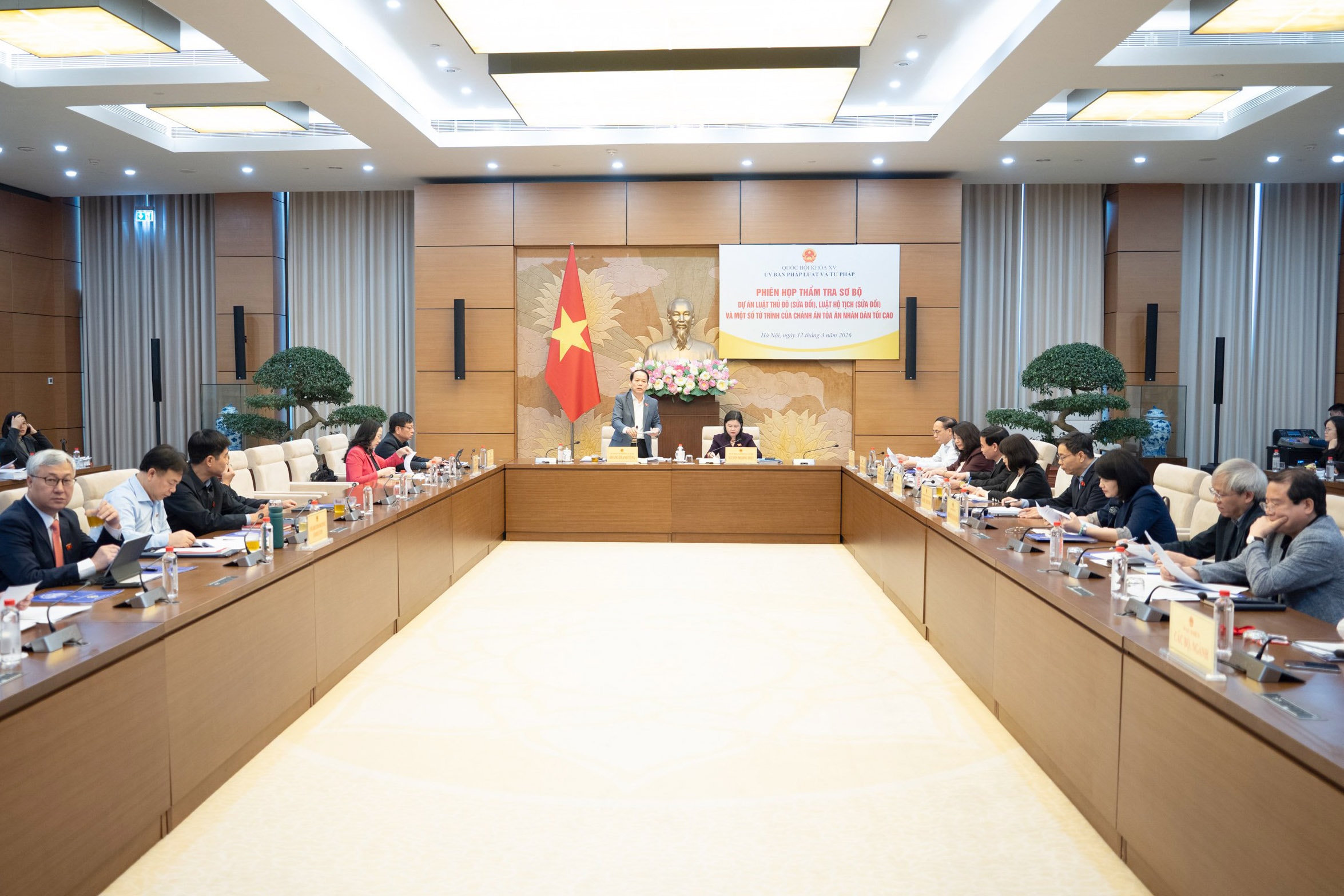 Toàn cảnh