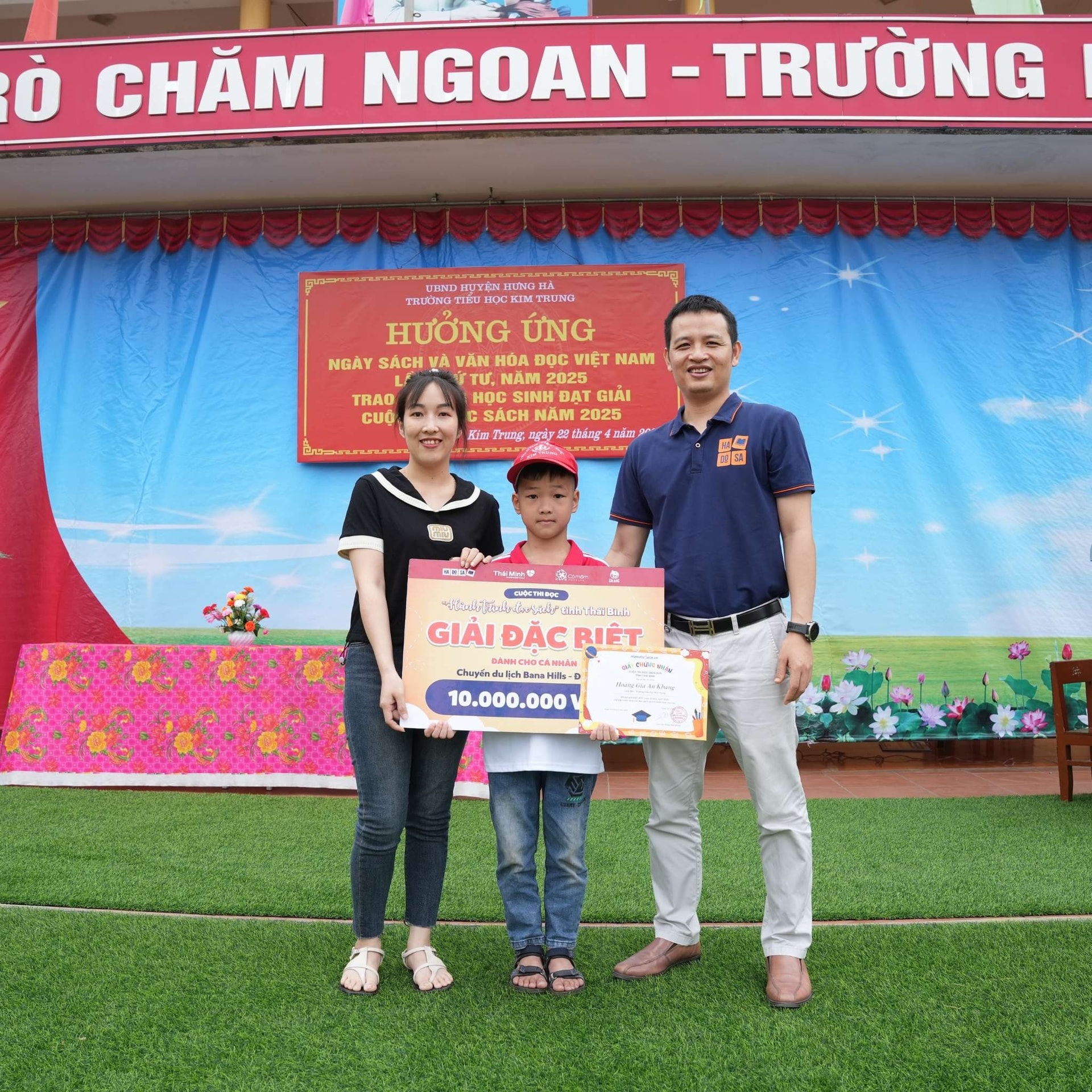 Anh 2_ Trao giai Cuoc thi Ham doc sach 2025