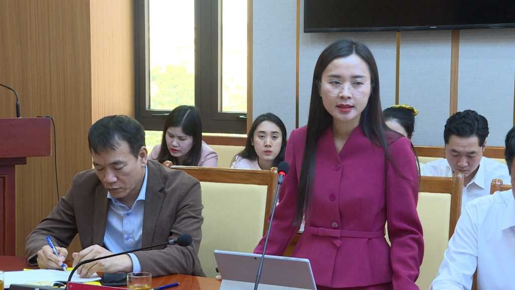 Các đại biểu trao đổi những nội dung trọng tâm cần giám sát trong ngày bầu cử.