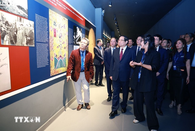 ttxvn-thu-tuong-du-le-khanh-thanh-cong-trinh-trung-tam-vu-tru-viet-nam-7.jpg