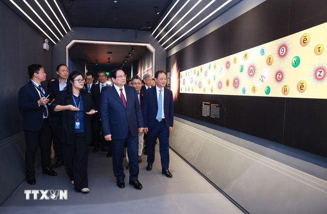 ttxvn-thu-tuong-du-le-khanh-thanh-cong-trinh-trung-tam-vu-tru-viet-nam-2.jpg