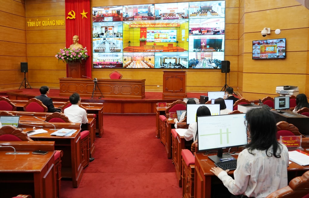 Trung tâm điều hành của Ban Chỉ đạo Ủy ban bầu cử tỉnh duy trì kết nối thông tin thông suốt từ Ban Chỉ đạo, Ủy ban Bầu cử, Ban bầu cử các cấp đến các tổ bầu cử