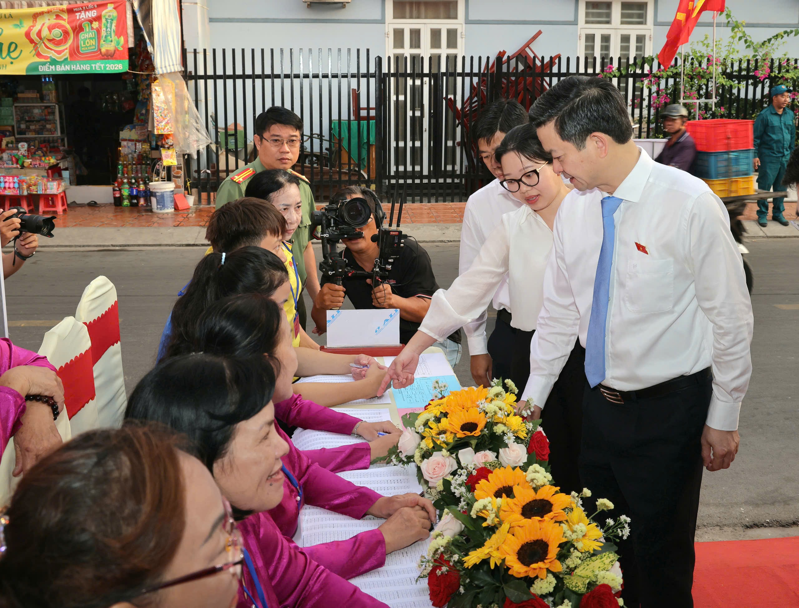 Bí thư 2