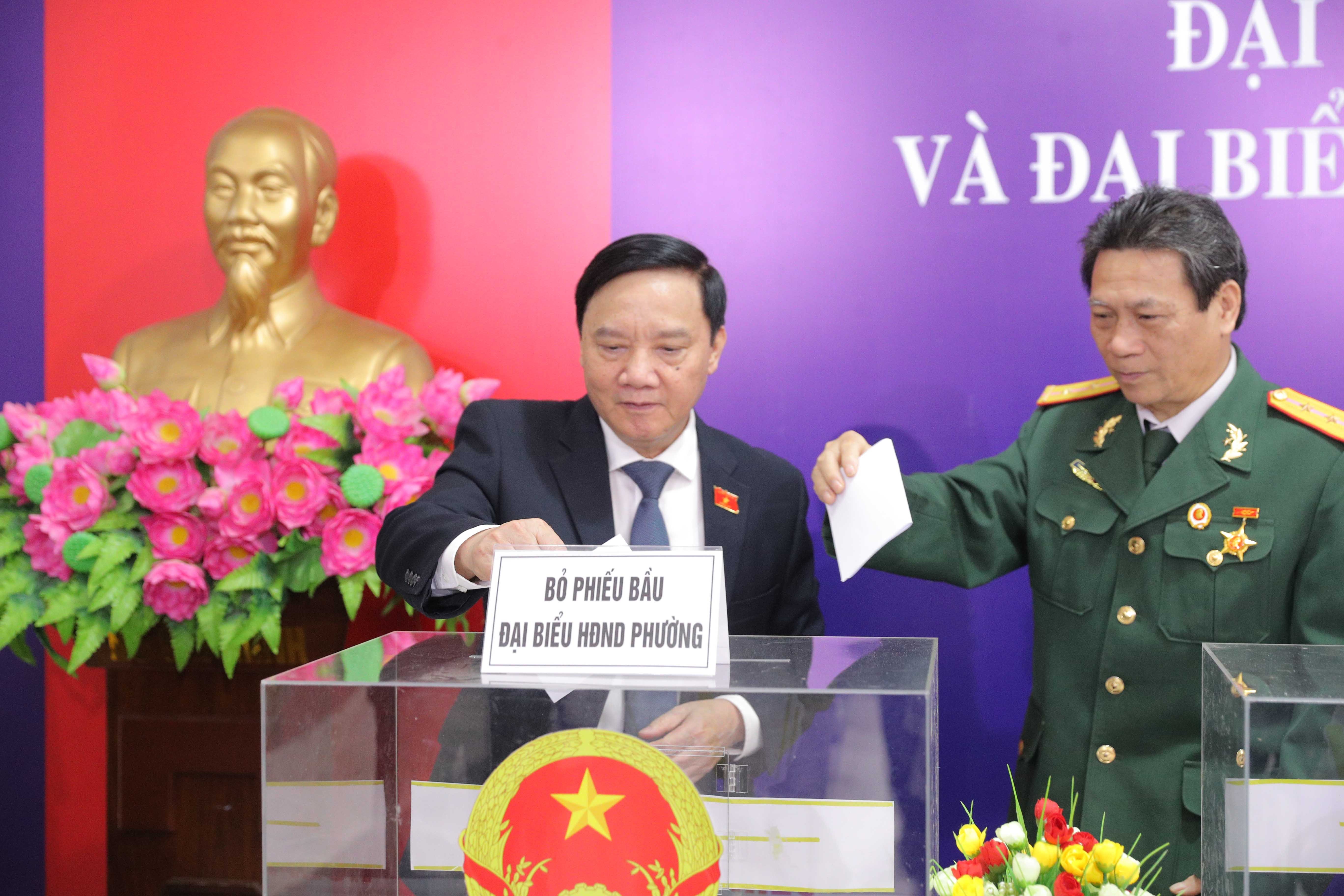 Phó Chủ tịch Quốc hội Nguyễn Khắc Định bỏ phiếu