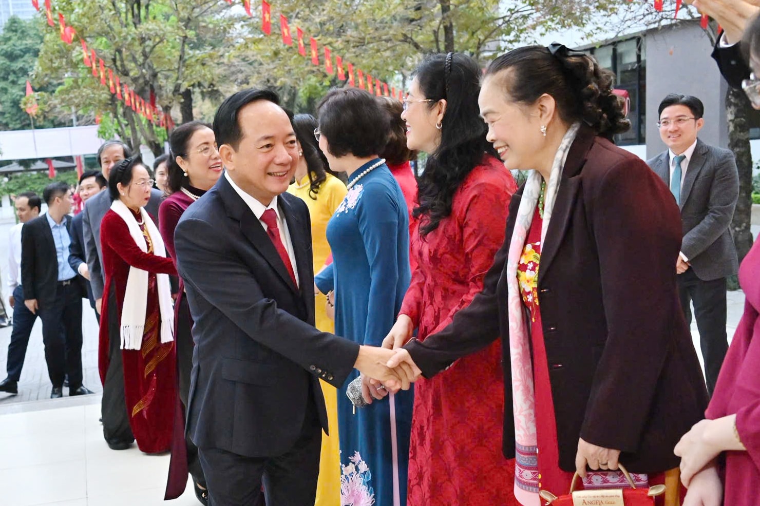 van-quyet-a4.jpg