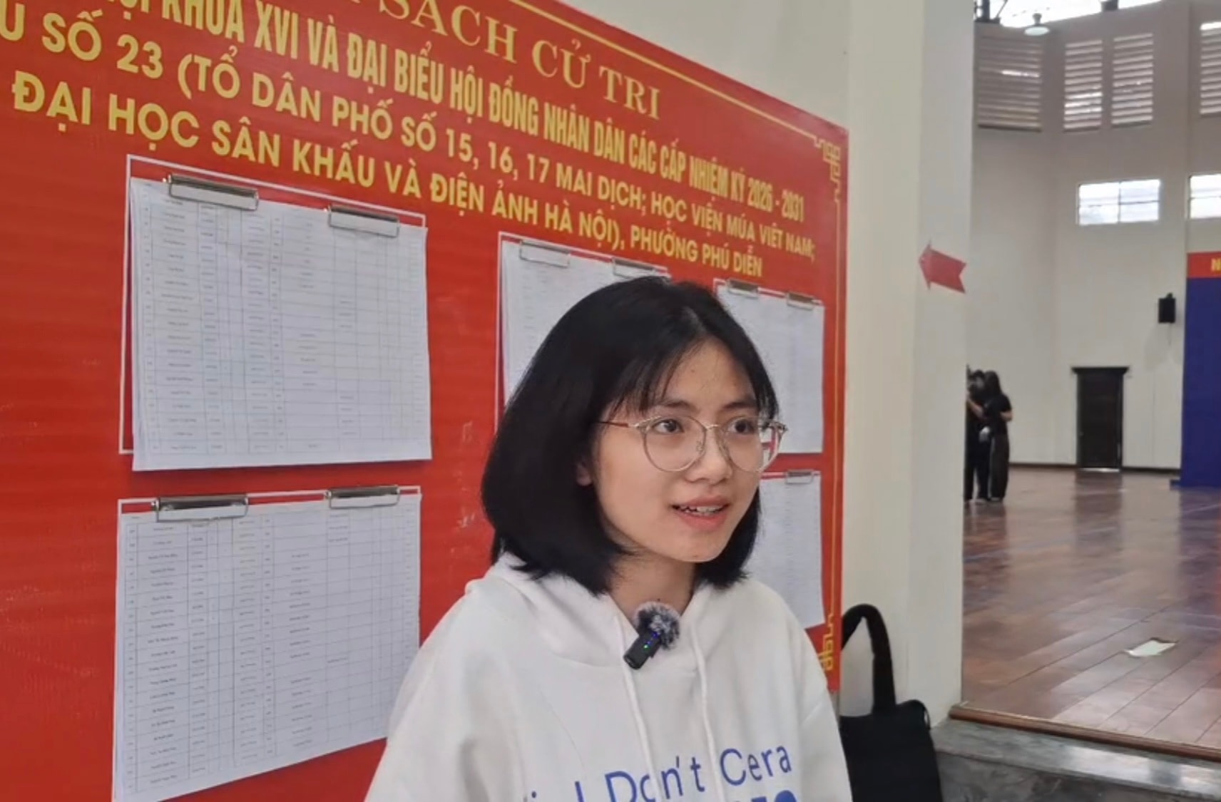 Cử tri Lê Thị Tú – sinh viên năm cuối chuyên ngành Biên kịch Điện ảnh, Trường Đại học Sân khấu - Điện ảnh Hà Nội