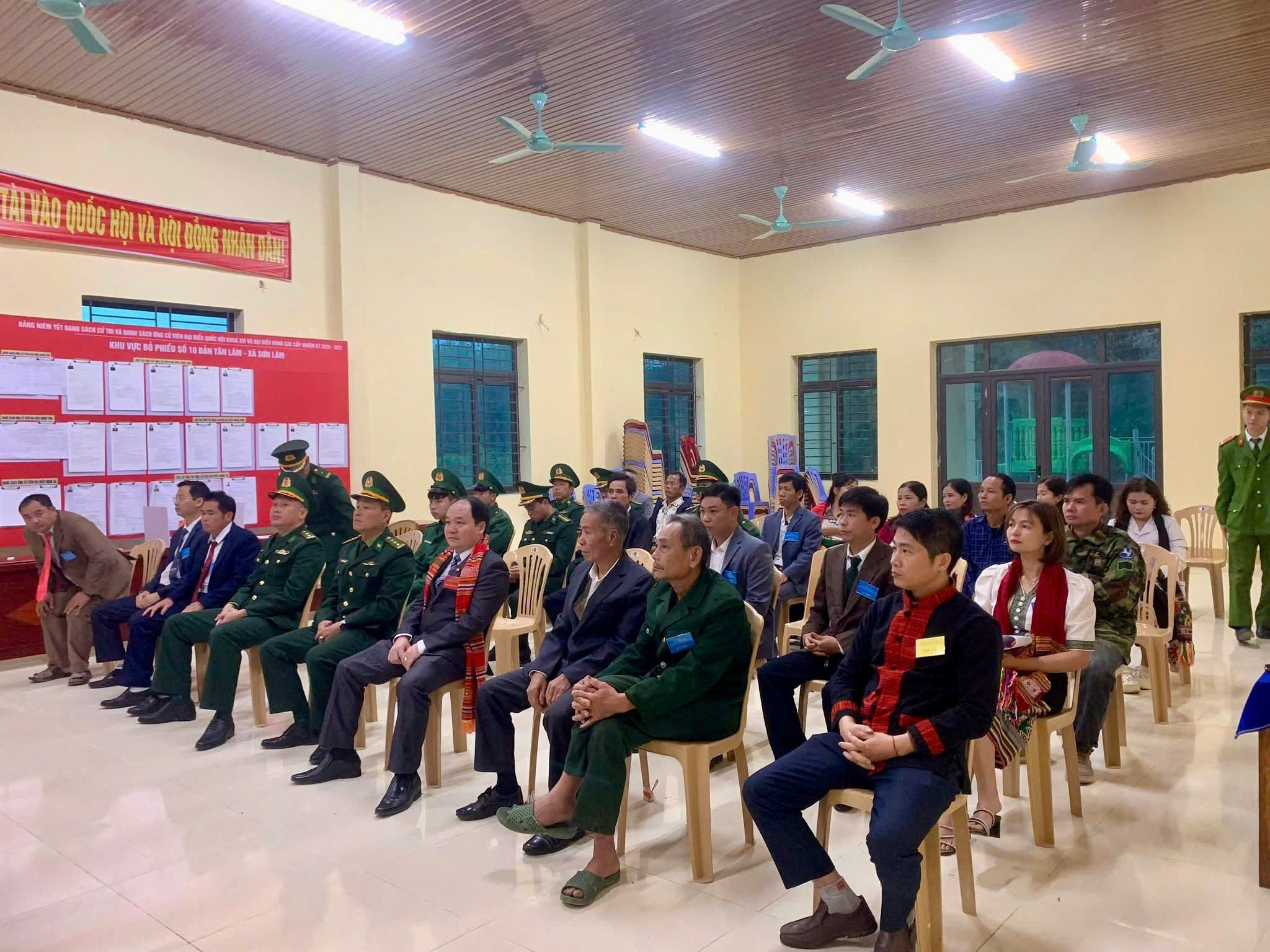 Các đại biểu dự khai mạ