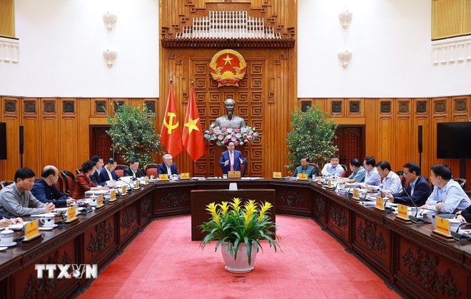 ttxvn-thu-tuong-hop-thuong-truc-chinh-phu-ve-binh-on-gia-xang-dau-8645498-1.jpg