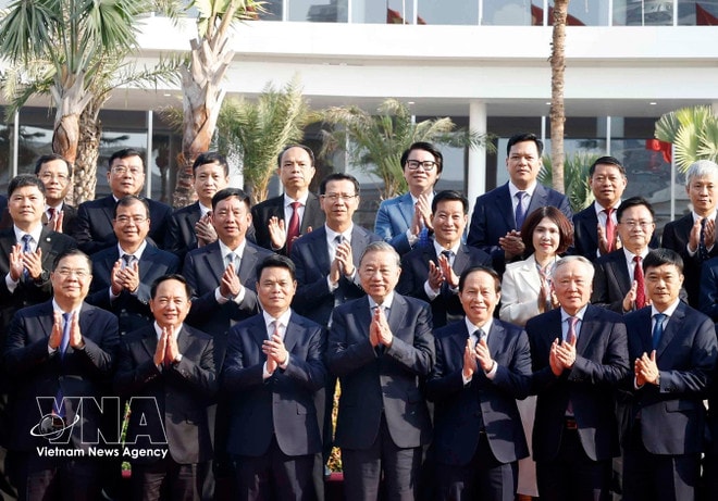 Party General Secretary To Lam and delegates. (Photo: VNA) vnanet-y.jpg