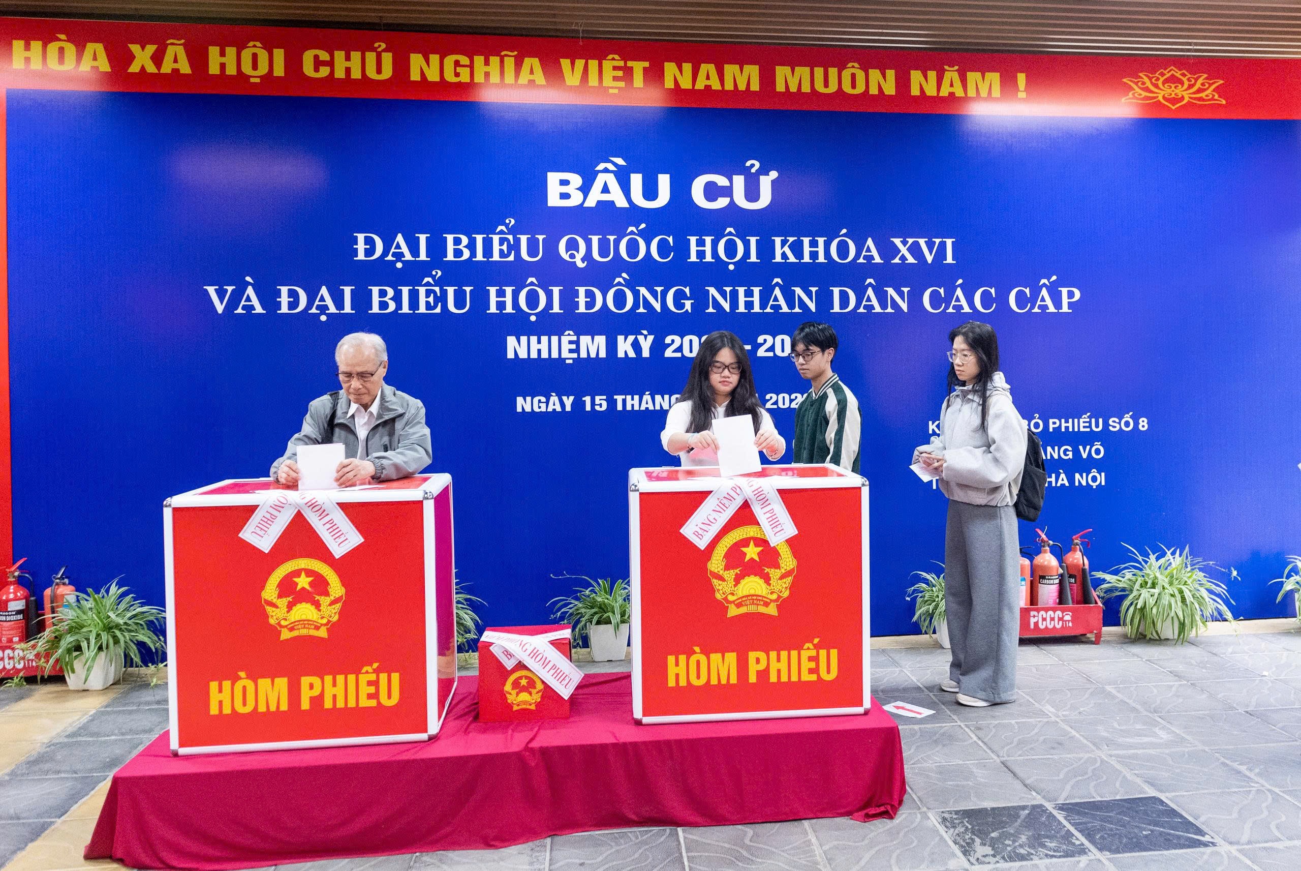 z7622697712880_0928f1a80948efcebb5cf32e4c4788cd.jpg