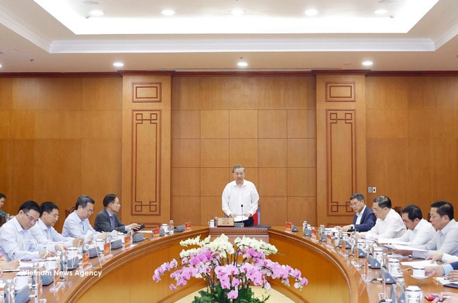 An overview of the meeting (Photo: VNA) vnanet-potal-tong-bi-thu-to-lam-lam-viec-voi-bo-cong-thuong-va-mot-so-bo-nganh-lien-quan-8647441-1.jpg