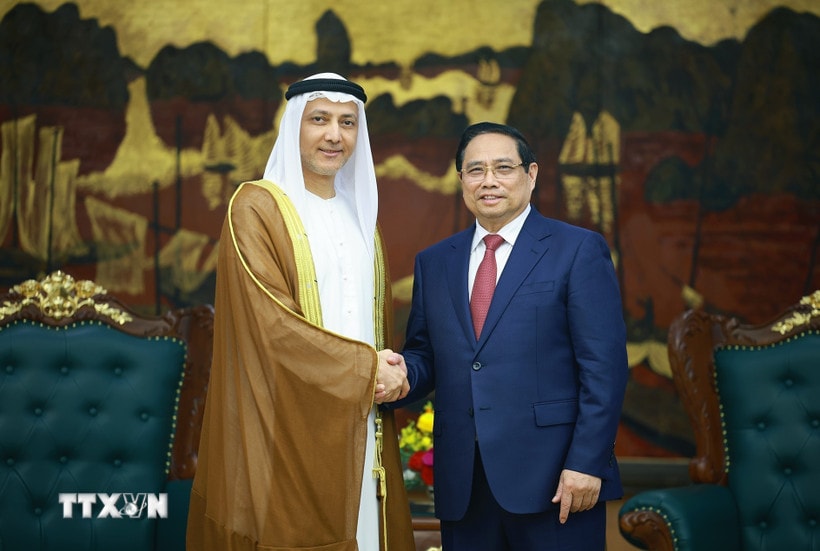 Thủ tướng Phạm Minh Chính tiếp ông Bader Almatrooshi, Đại sứ Các Tiểu vương quốc Ả-rập Thống nhất (UAE) tại Việt Nam. (Ảnh: Dương Giang/TTXVN)