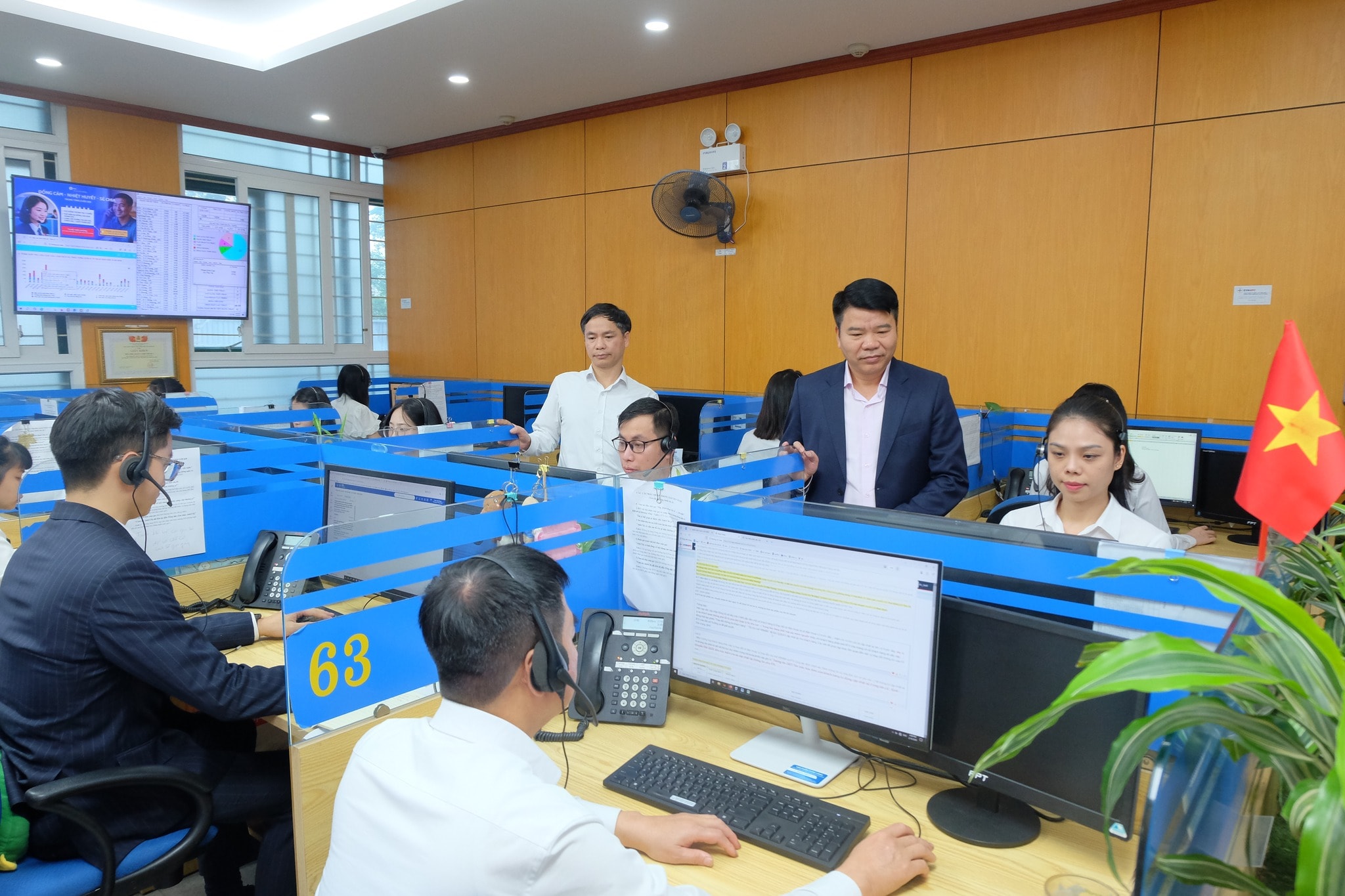 ศูนย์บริการลูกค้ากำลังเสริมสร้างเครือข่ายที่ปรึกษาเพื่อให้มั่นใจได้ว่าการสื่อสารจะเป็นไปอย่างราบรื่นในช่วงการเลือกตั้ง