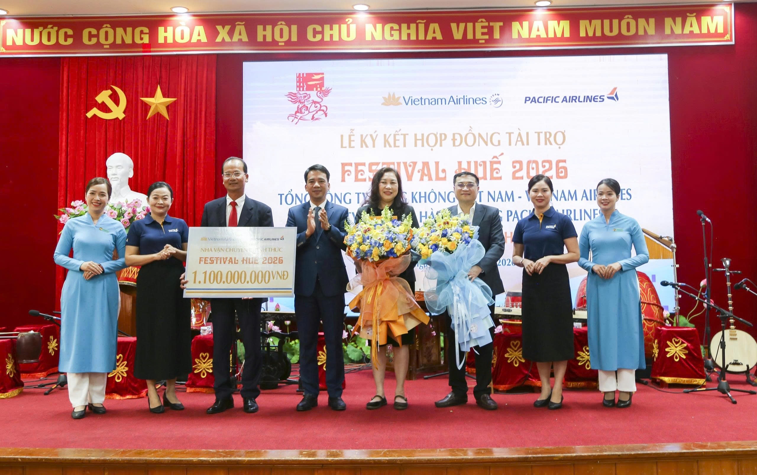 1. Vietnam Airlines và Pacific Airlines trở thành “Nhà vận chuyển chính thức” của Festival Huế 2026, đồng hành cùng sự kiện với tổng giá trị hỗ trợ hơn 1,1 tỷ đồng.