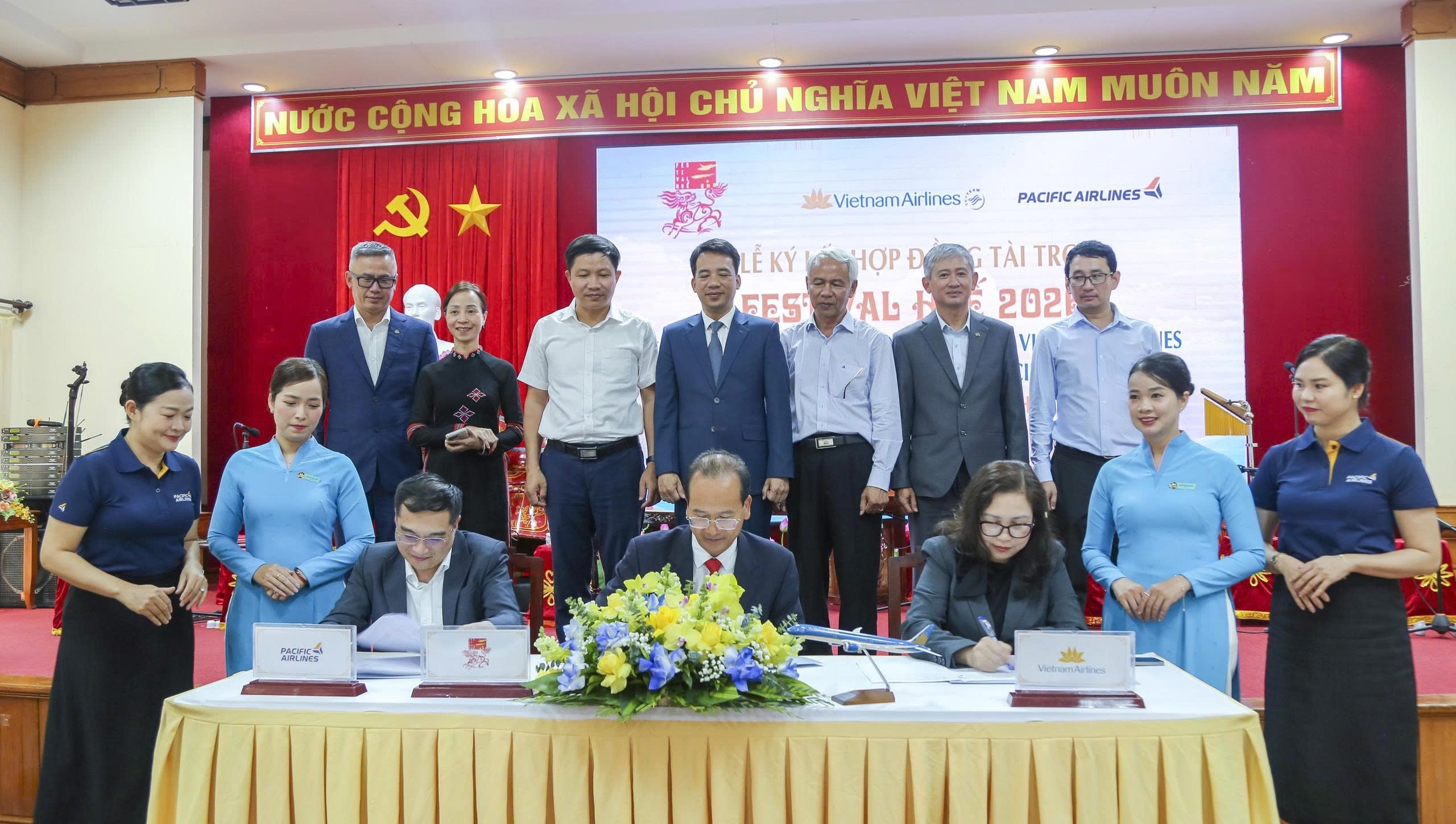 3. Hai hãng sẽ hỗ trợ công tác vận chuyển cho các đoàn nghệ thuật quốc tế, đại biểu, khách mời và lực lượng tham gia các hoạt động trong khuôn khổ Festival.