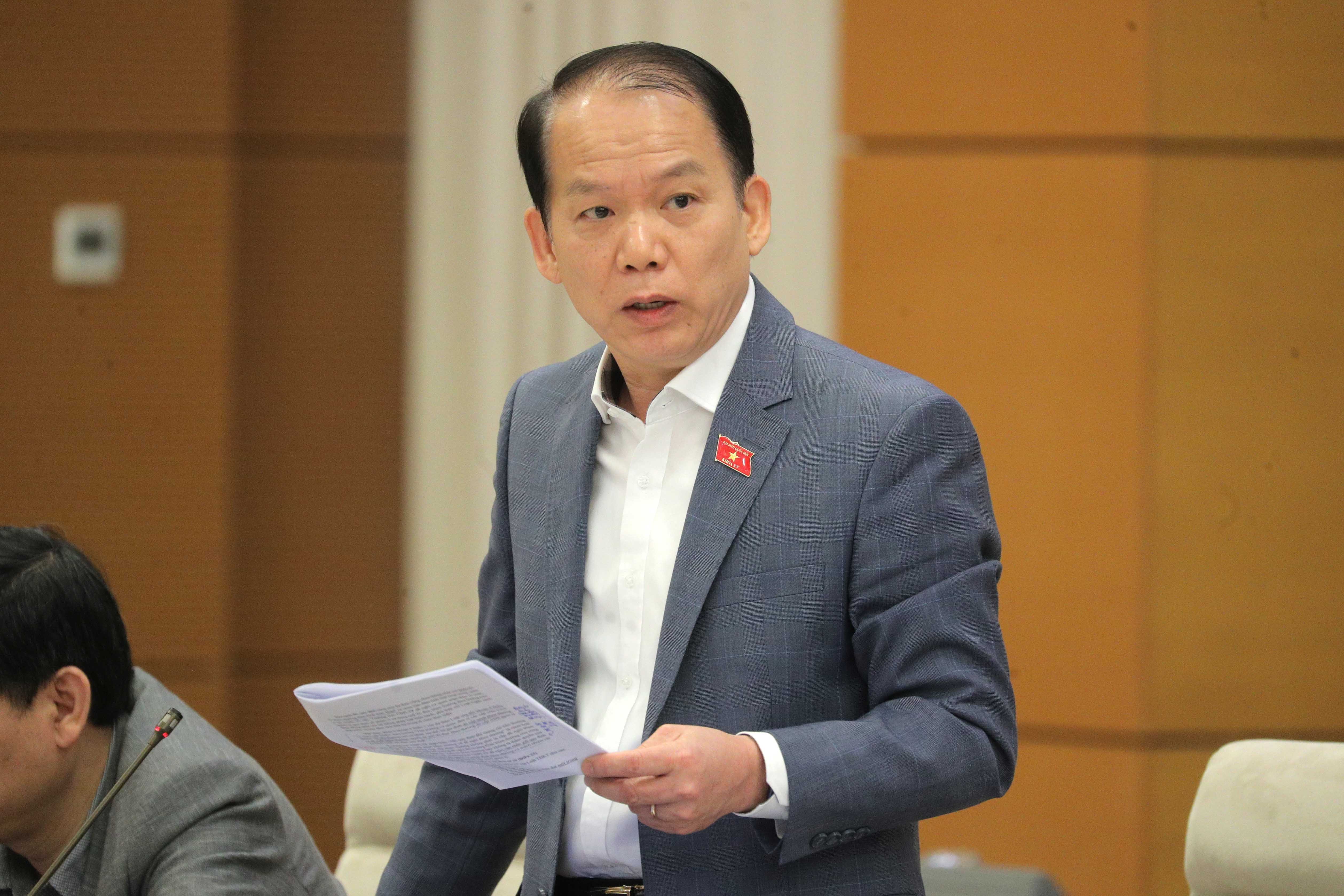 Chủ nhiệm Ủy ban Pháp luật và Tư pháp Hoàng Thanh Tùng