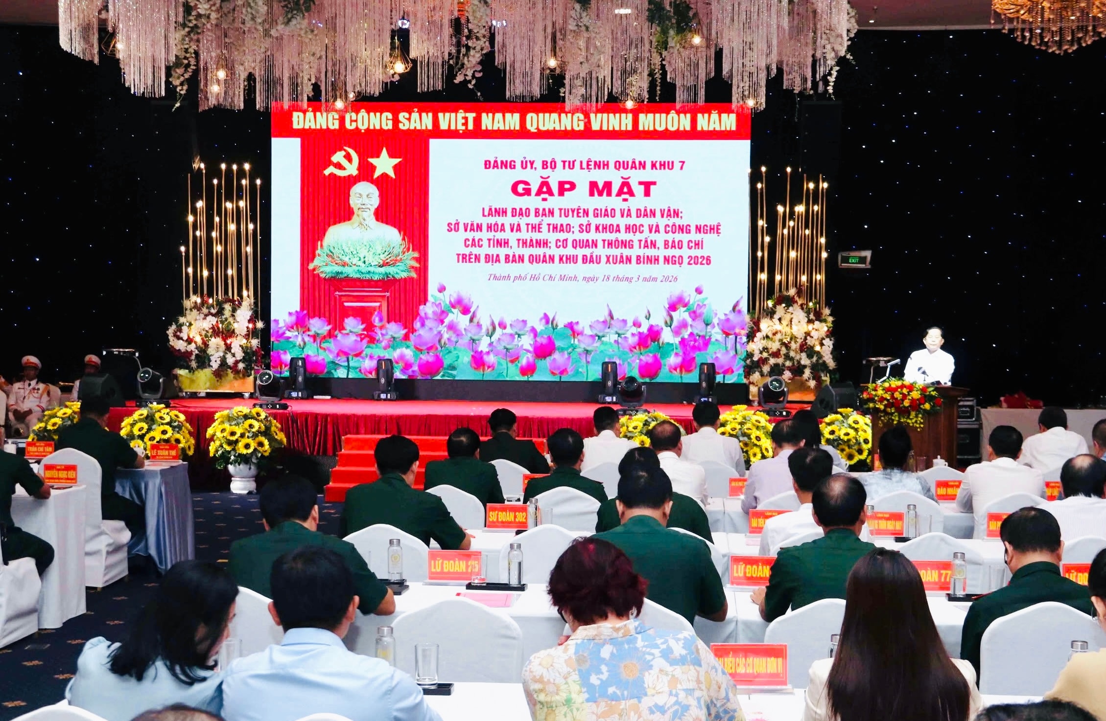 Quang cảnh cuộc gặp mặt