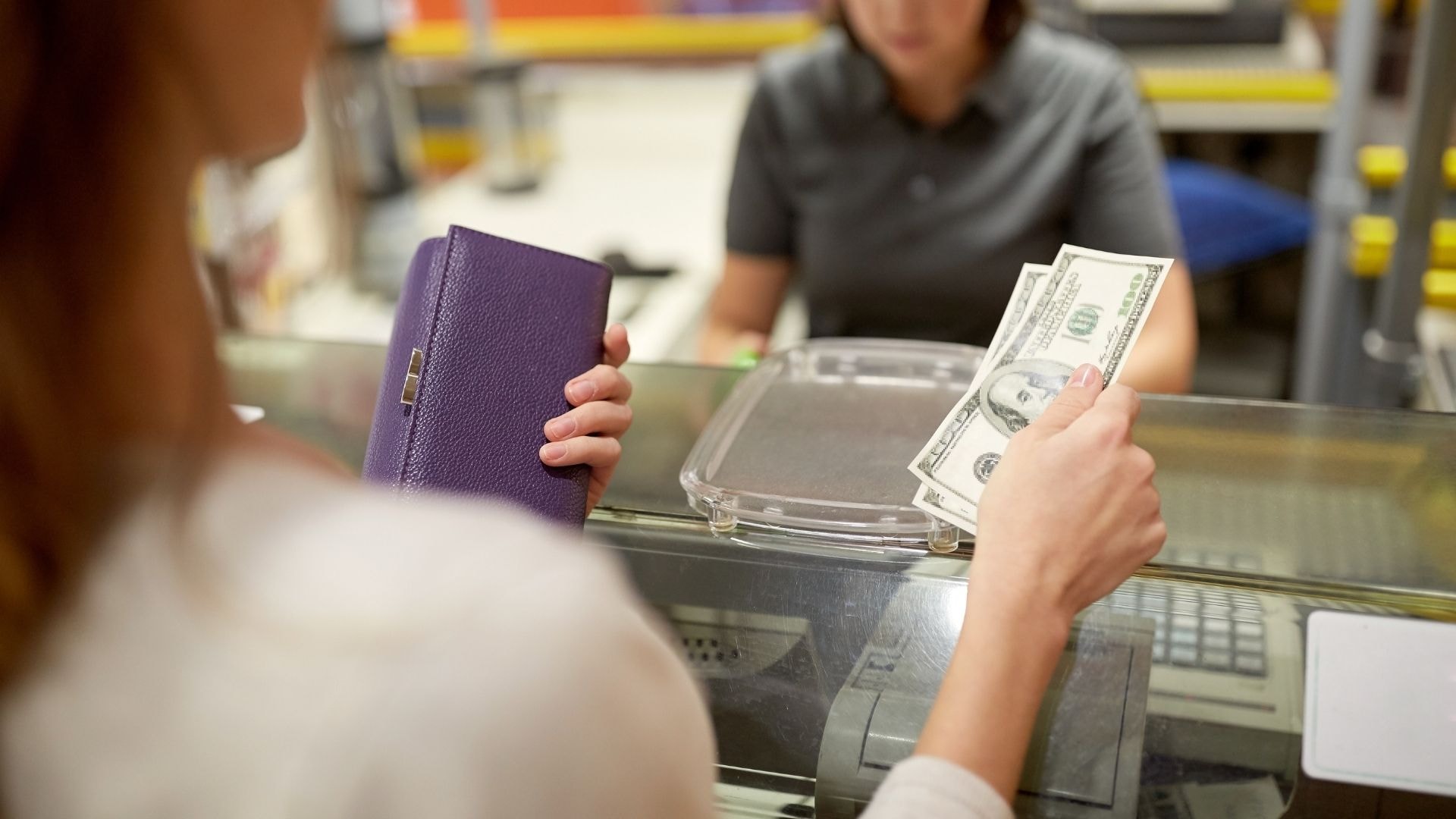 New York now requires stores to accept cash - what shoppers need to know - ABC7 New York