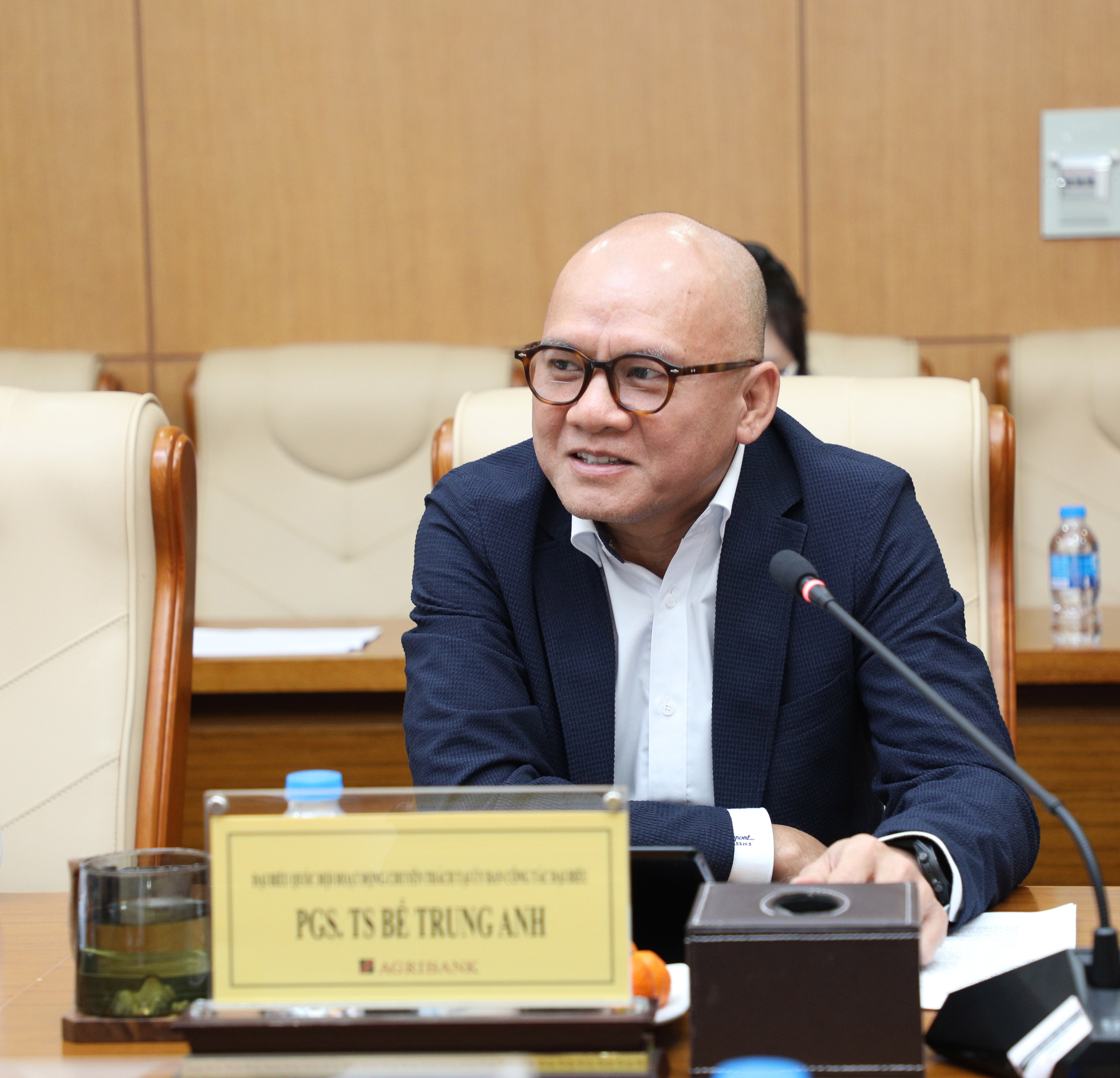 Đại biểu Quốc hội hoạt động chuyên trách tại Ủy ban Công tác đại biểu PGS.TS Bế Trung Anh phát biểu tại buổi toạ đàm 2