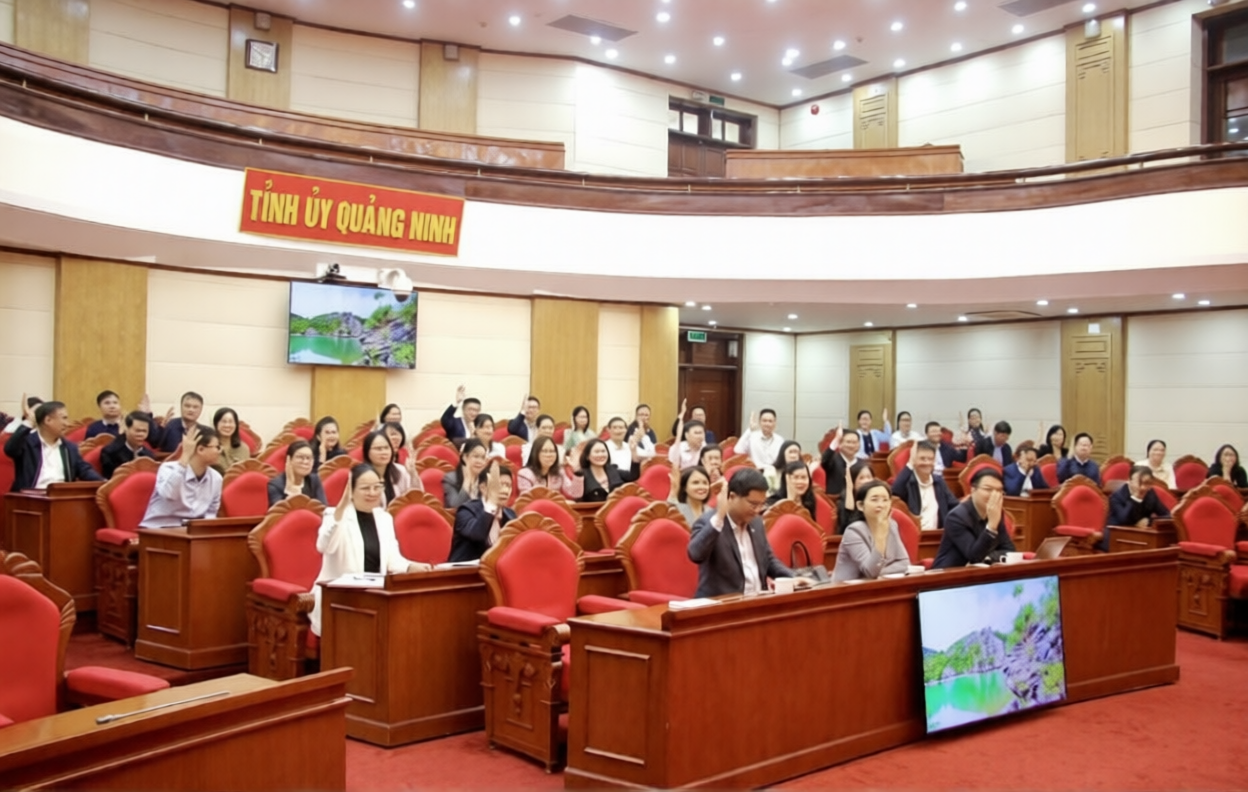 Quang cảnh hội nghị lấy ý kiến cử tri nơi công tác đối với người được giới thiệu ứng cử ĐBQH Khóa XVI và HĐND tỉnh Quảng Ninh nhiệm kỳ 2026 - 2031. Ảnh M. Trường