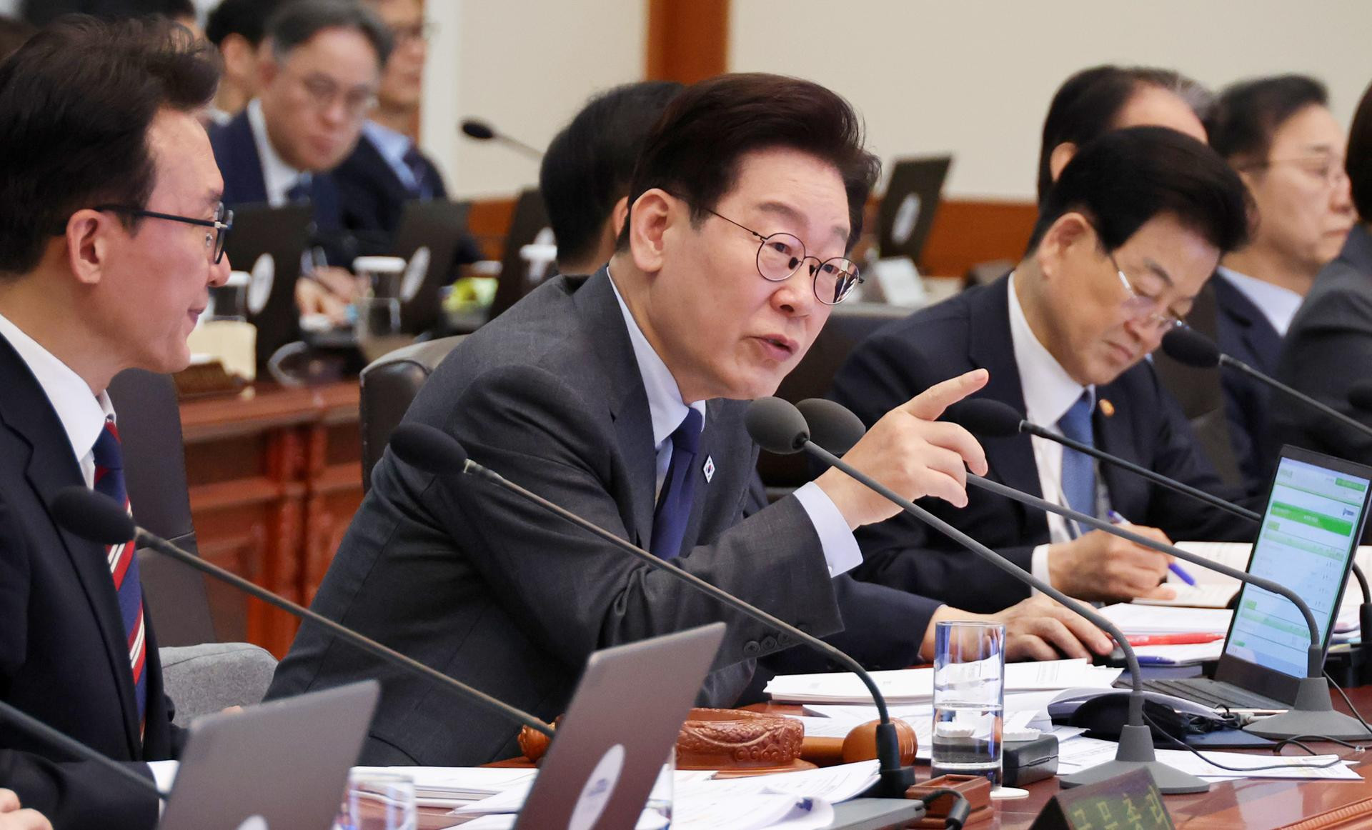 Tổng thống Lee Jae Myung chủ trì cuộc họp Nội閣 hàng tuần tại Phủ Tổng thống hôm thứ Ba. (Yonhap)