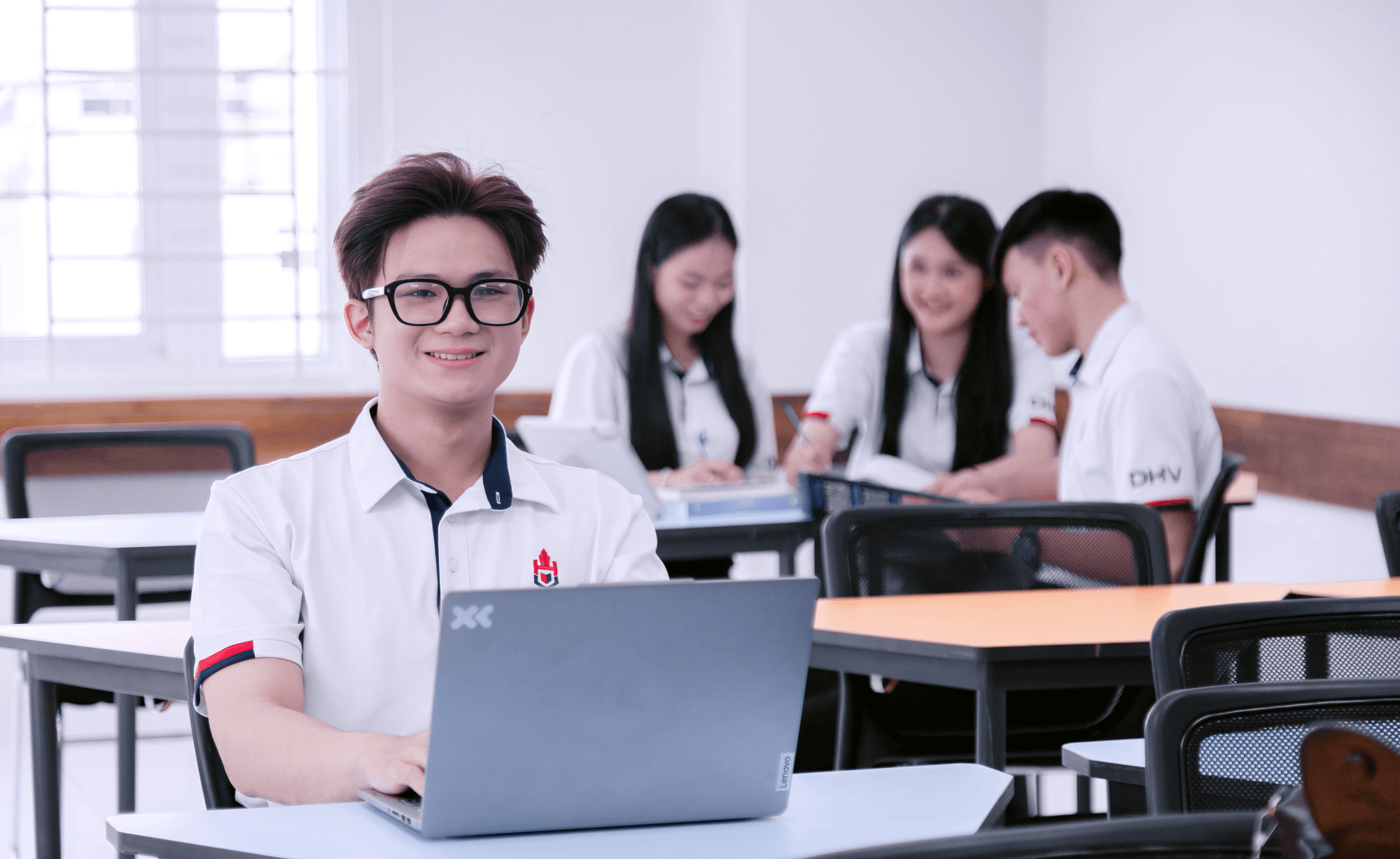 Sinh vien DHV - (1)