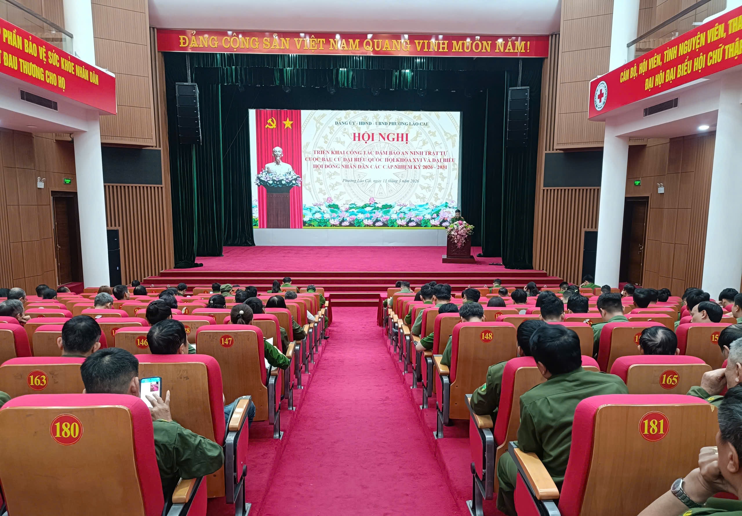 Quang cảnh hội nghị