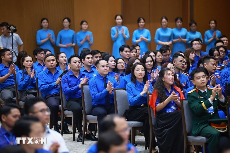 Các Gương mặt trẻ Việt Nam tiêu biểu, triển vọng và cán bộ đoàn tiêu biểu tham dự buổi gặp Thủ tướng Chính phủ. (Ảnh: Dương Giang/TTXVN)