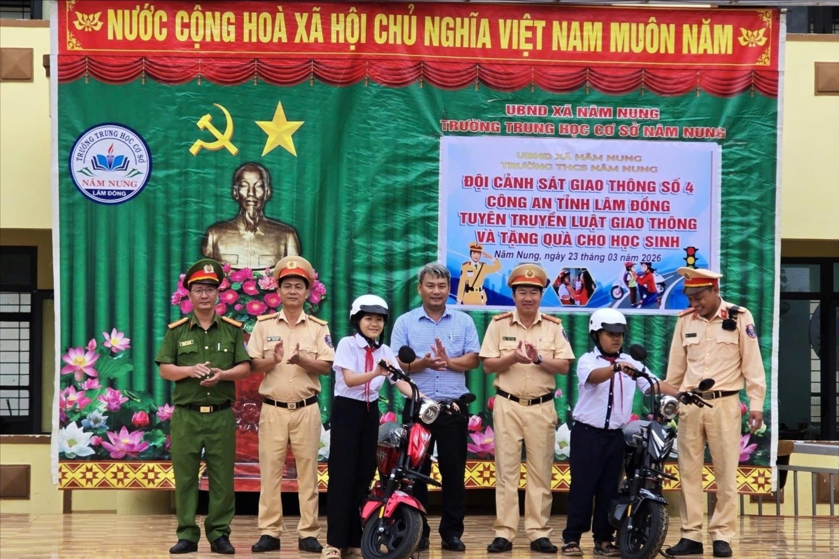 giao-thong-2-1-(1).jpg