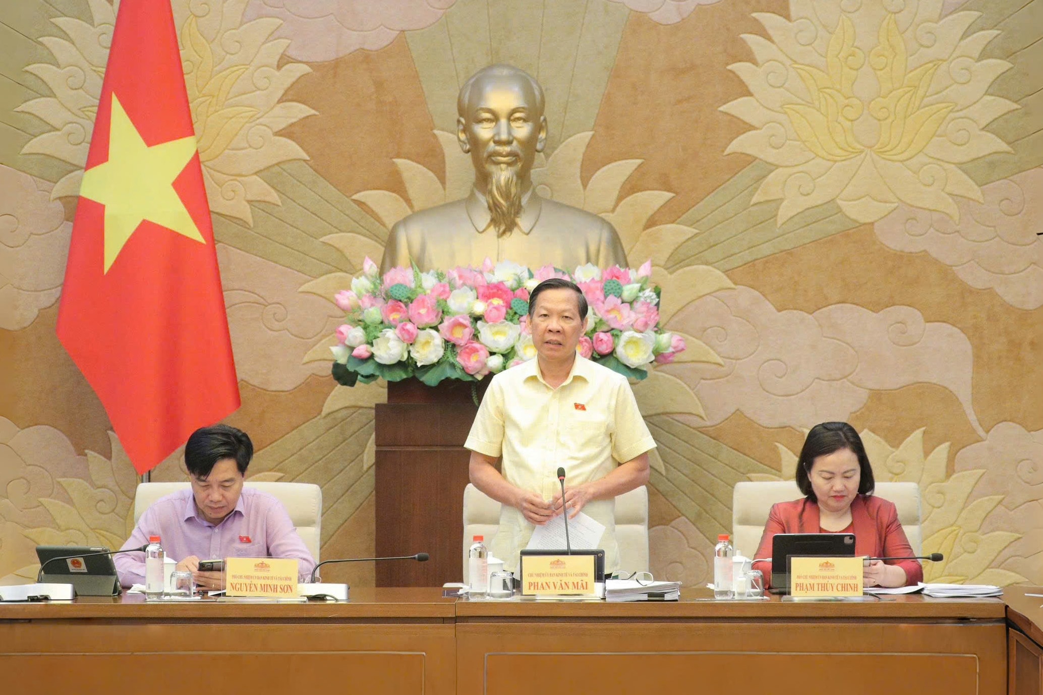 Chủ nhiệm Ủy ban Kinh tế và Tài chính Phan Văn Mãi 1