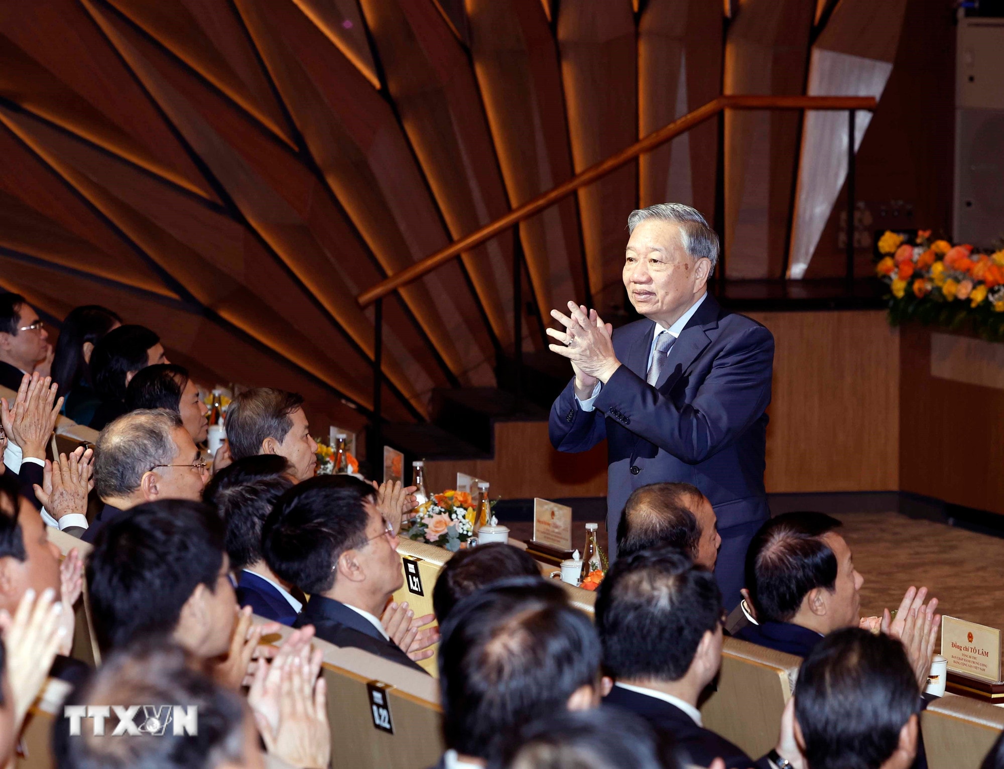 ttxvn-tong-bi-thu-du-le-ky-niem-80-nam-ngay-truyen-thong-nganh-the-duc-the-thao13.jpg