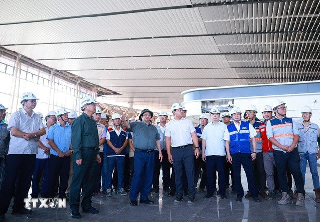 ttxvn-thu-tuong-kiem-tra-don-doc-thi-cong-du-an-cang-hang-khong-quoc-te-long-thanh-2905-7.jpg